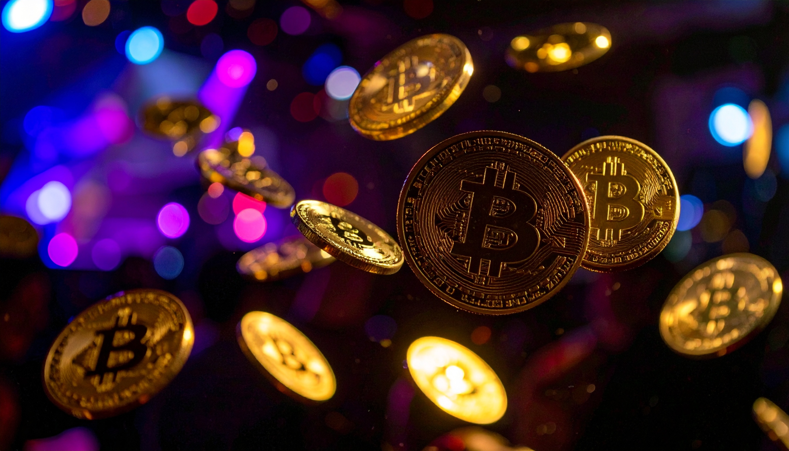 ビットコインが12万ドル超、米政府機関一部閉鎖で資金逃避