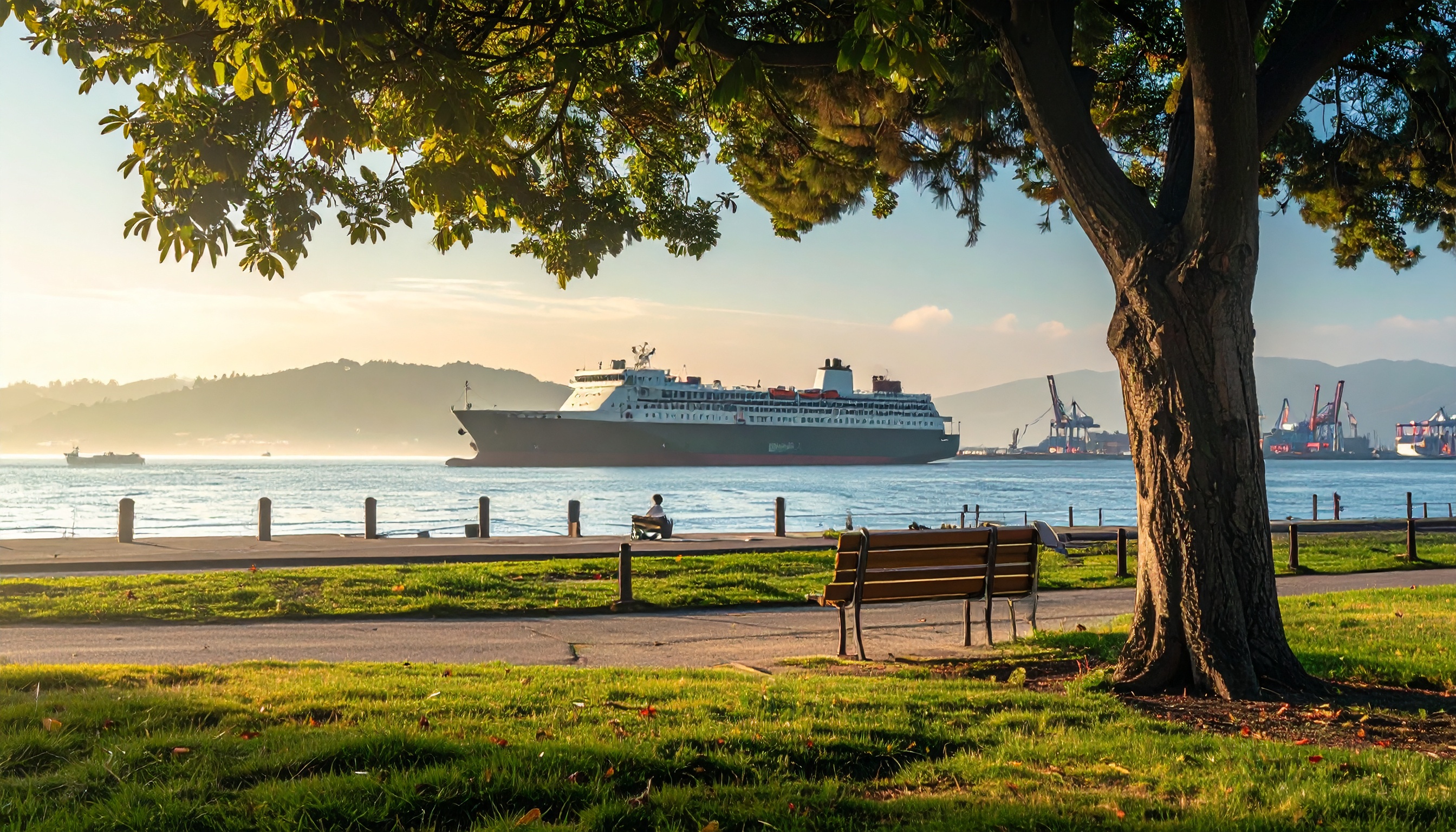 横浜・山下公園で漂流遺体発見、司法解剖で20〜50代女性と判明、死因は不詳で神奈川県警が死体遺棄で捜査