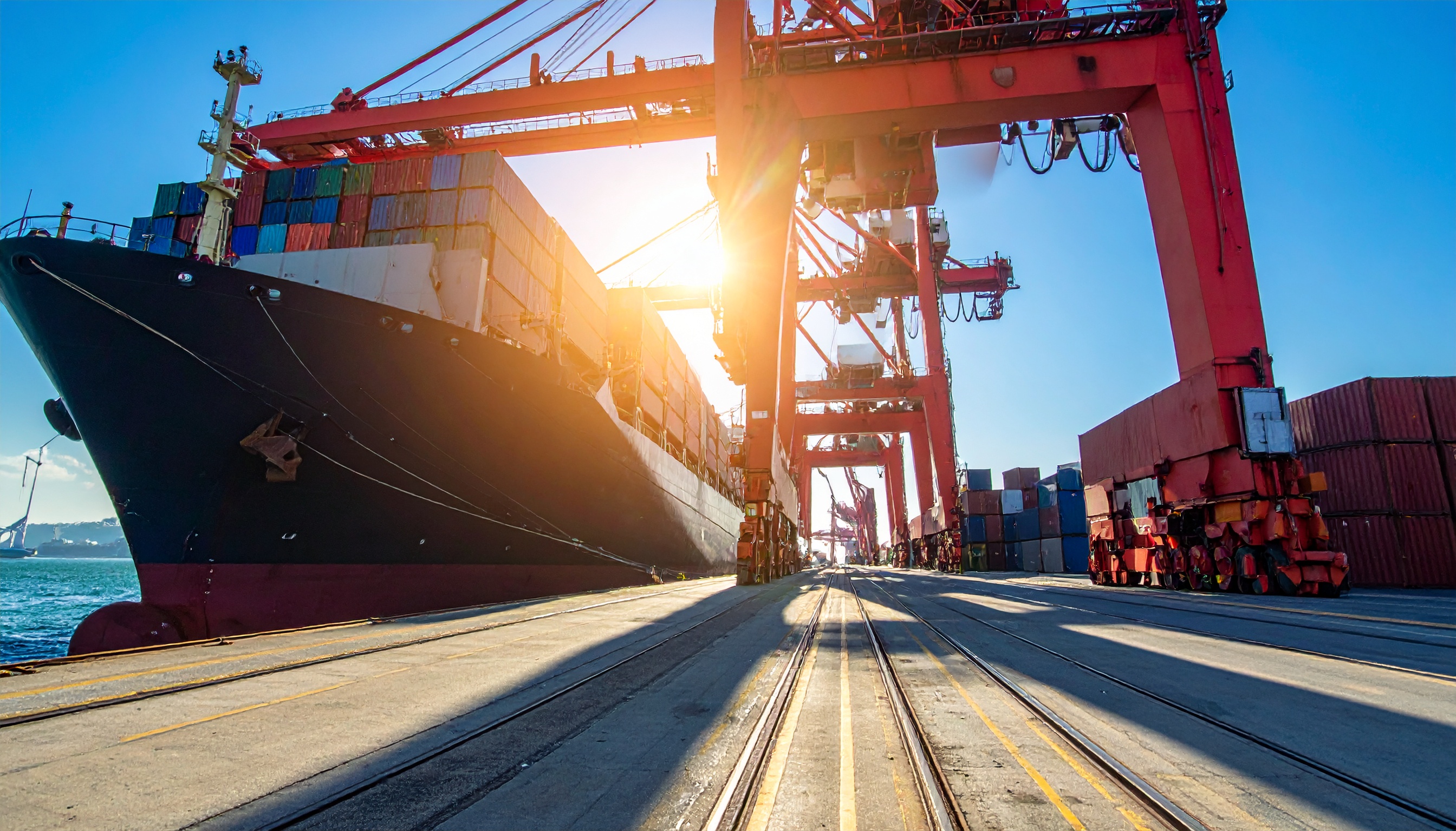 米通商代表部が301条措置を1年停止、中国運輸省は港湾使用料徴収を停止