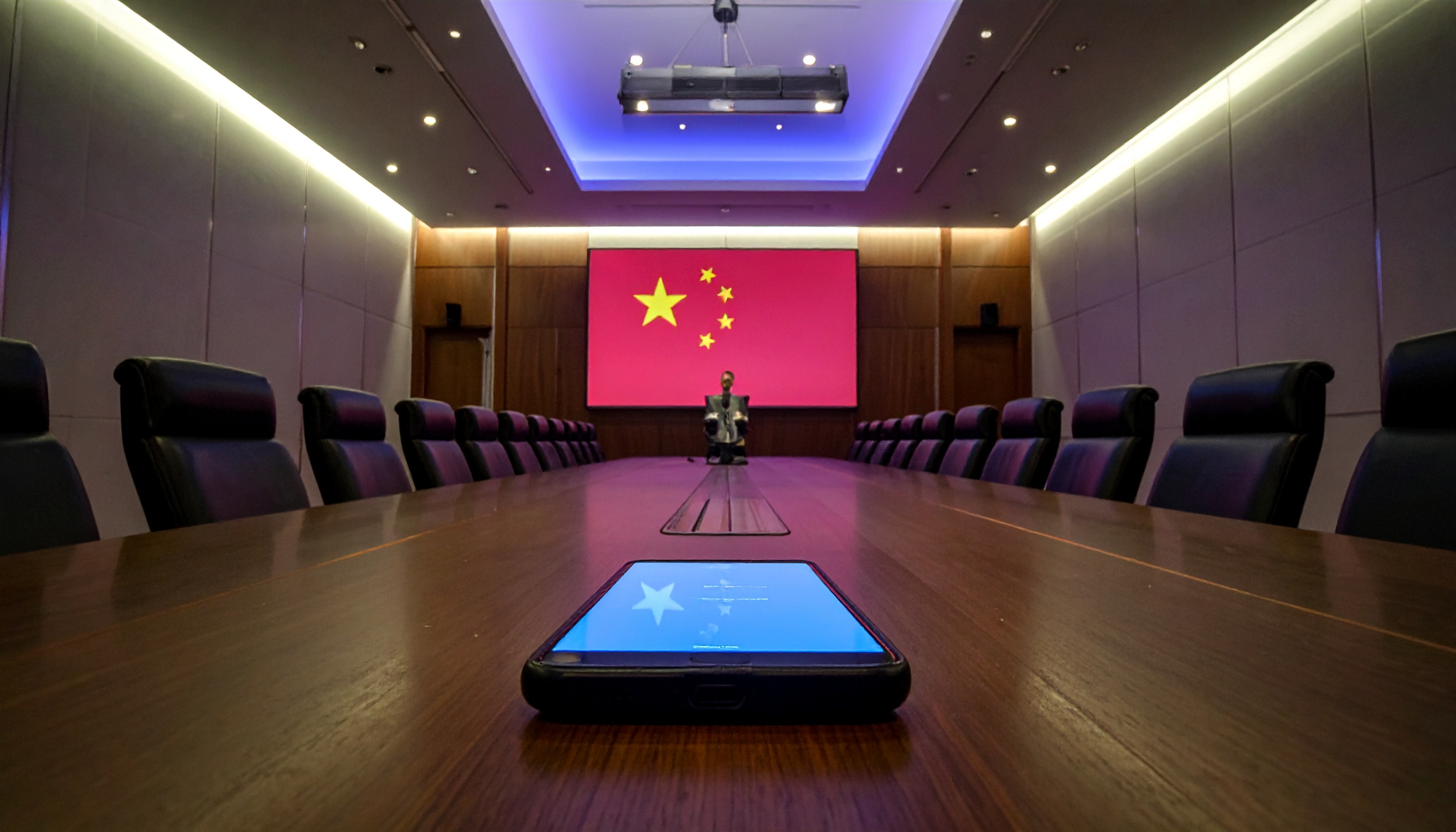 自民党が決議、中国・駐大阪総領事の薛剣氏の国外退去を要求