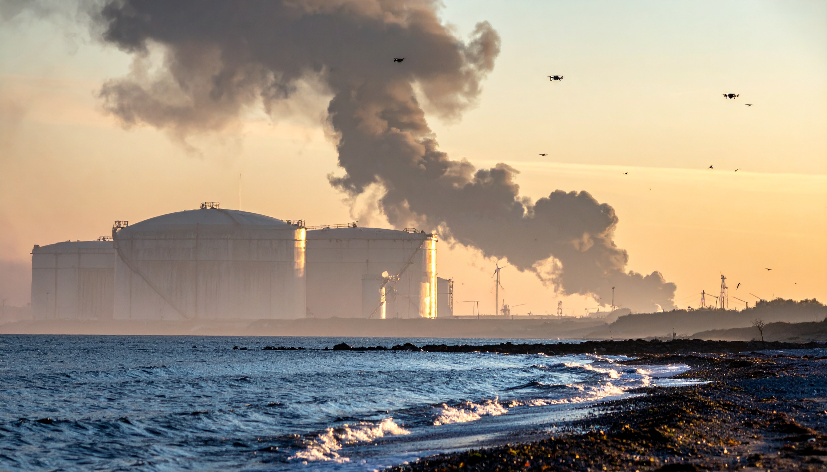 ロシア南部ノボロシースクの石油備蓄基地が無人機攻撃で損傷、原油先物が急騰