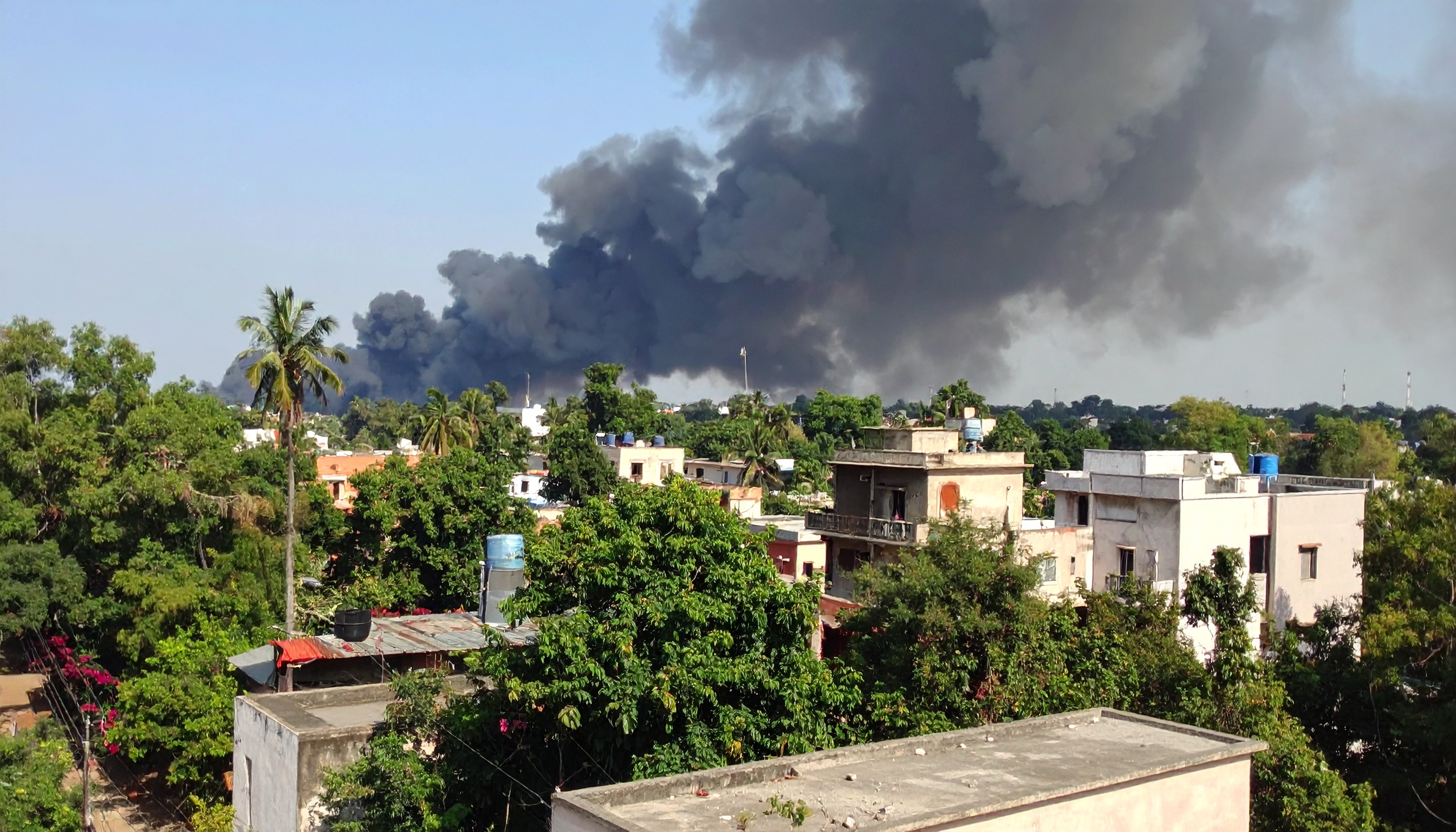 インド・スリナガル警察署で押収物が爆発 署舎崩壊で9人死亡