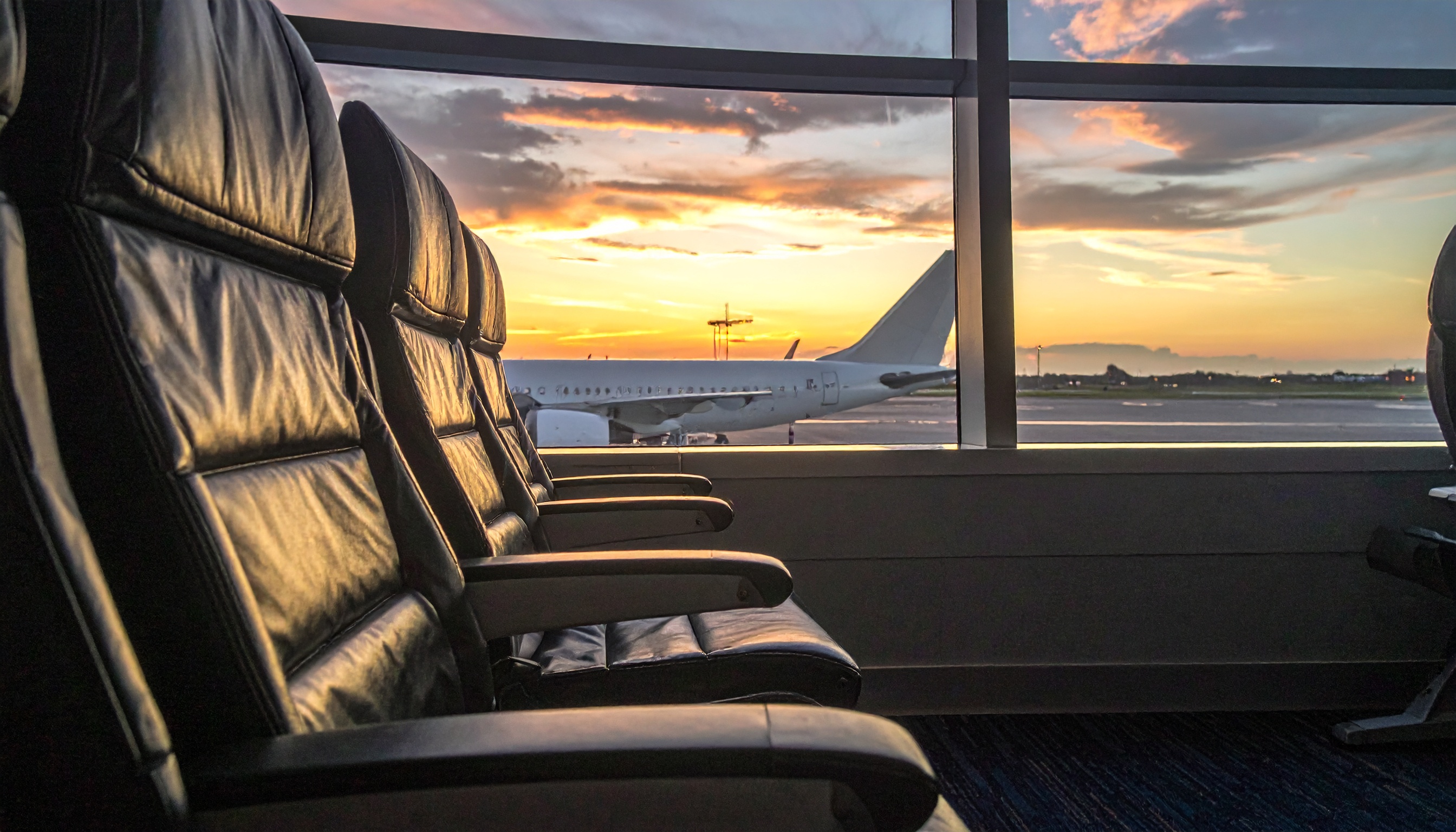 在日中国大使館が日本渡航自粛を通知、航空各社が払戻し対応