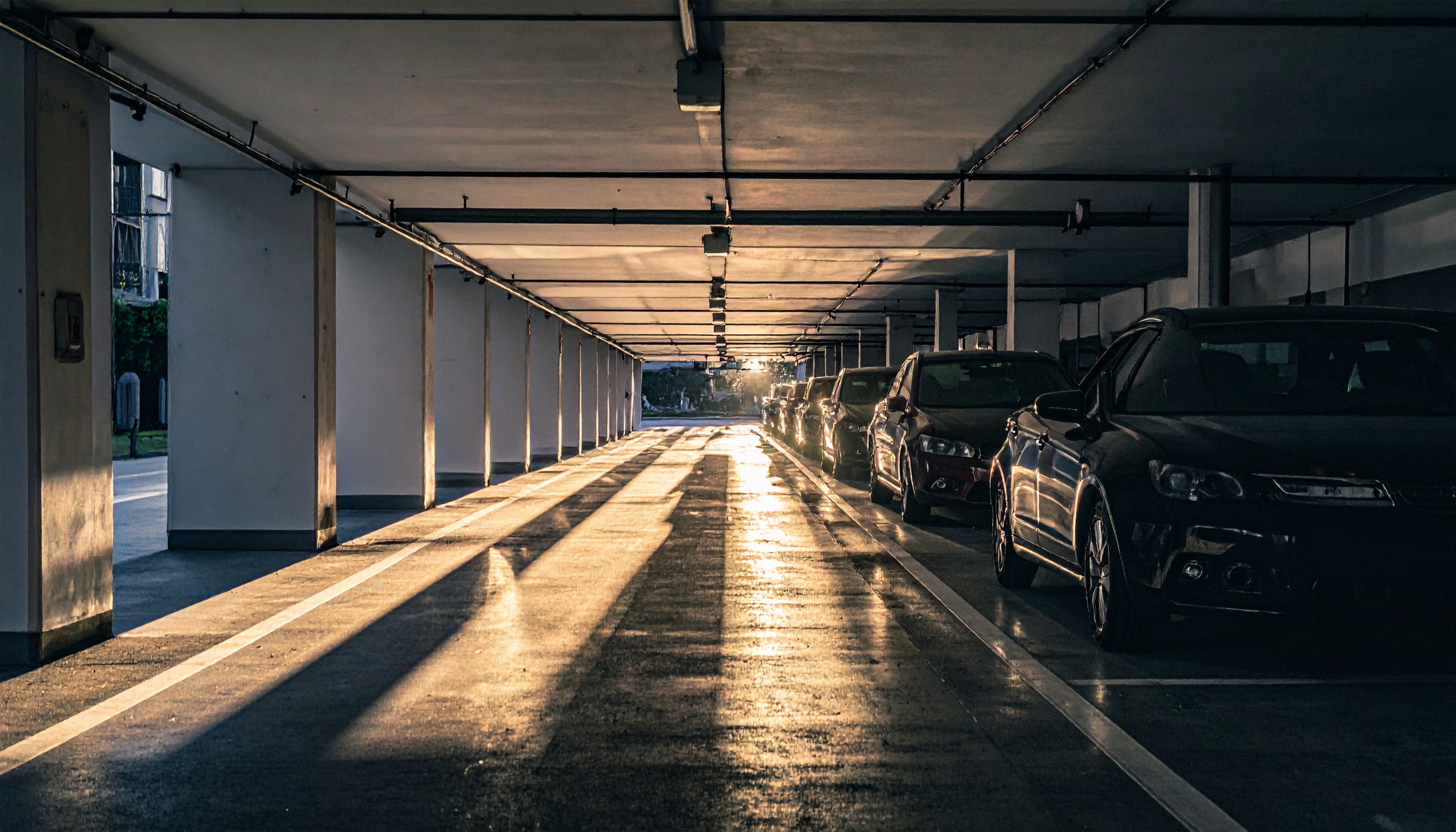 自治体 公用車のカーナビ未契約相次ぎ、撤去も検討 受信料負担の見直し求める声