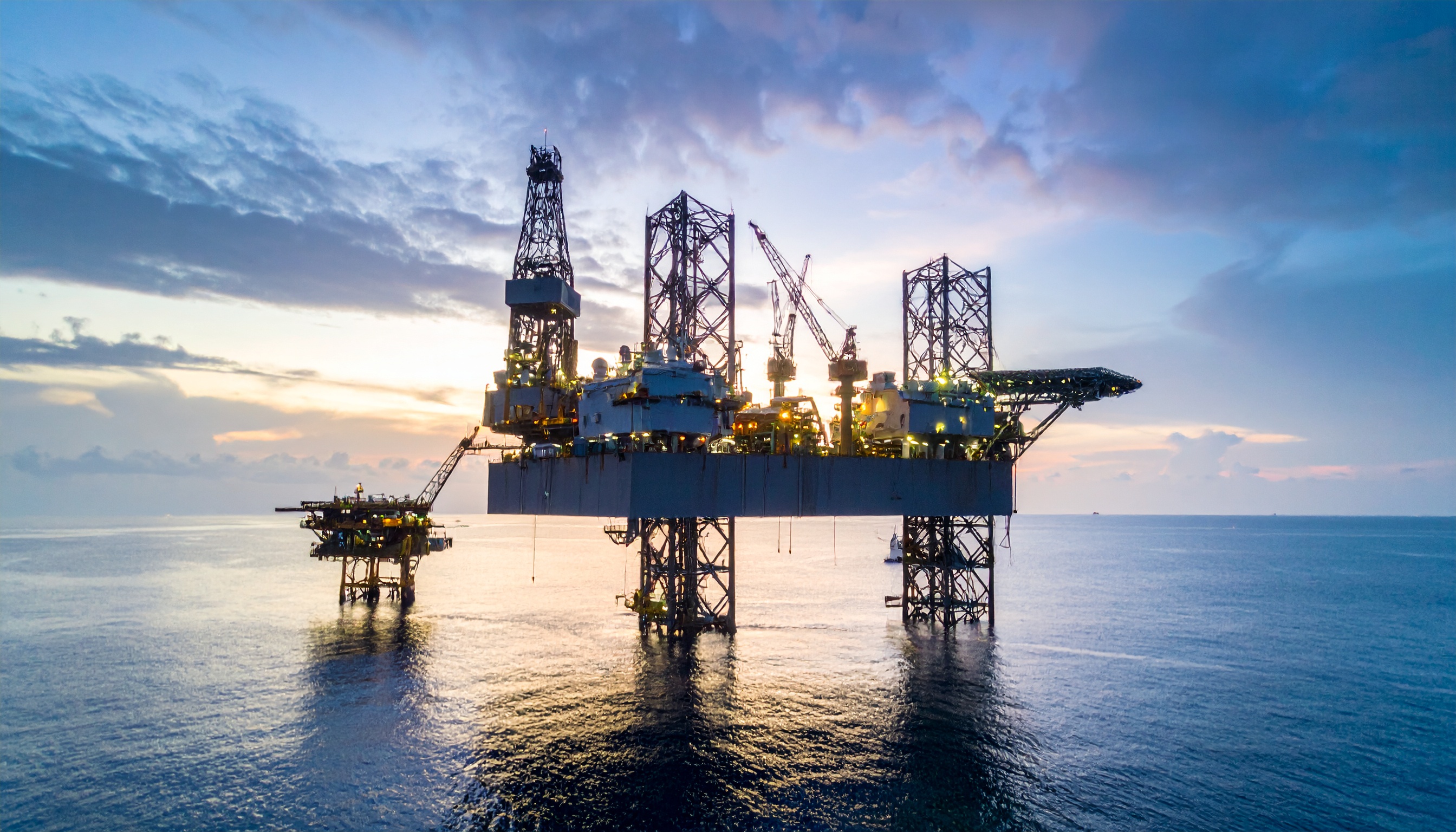 米財務省、ロシア石油大手ルクオイルの資産売却で直接交渉を容認 代金はエスクローへ