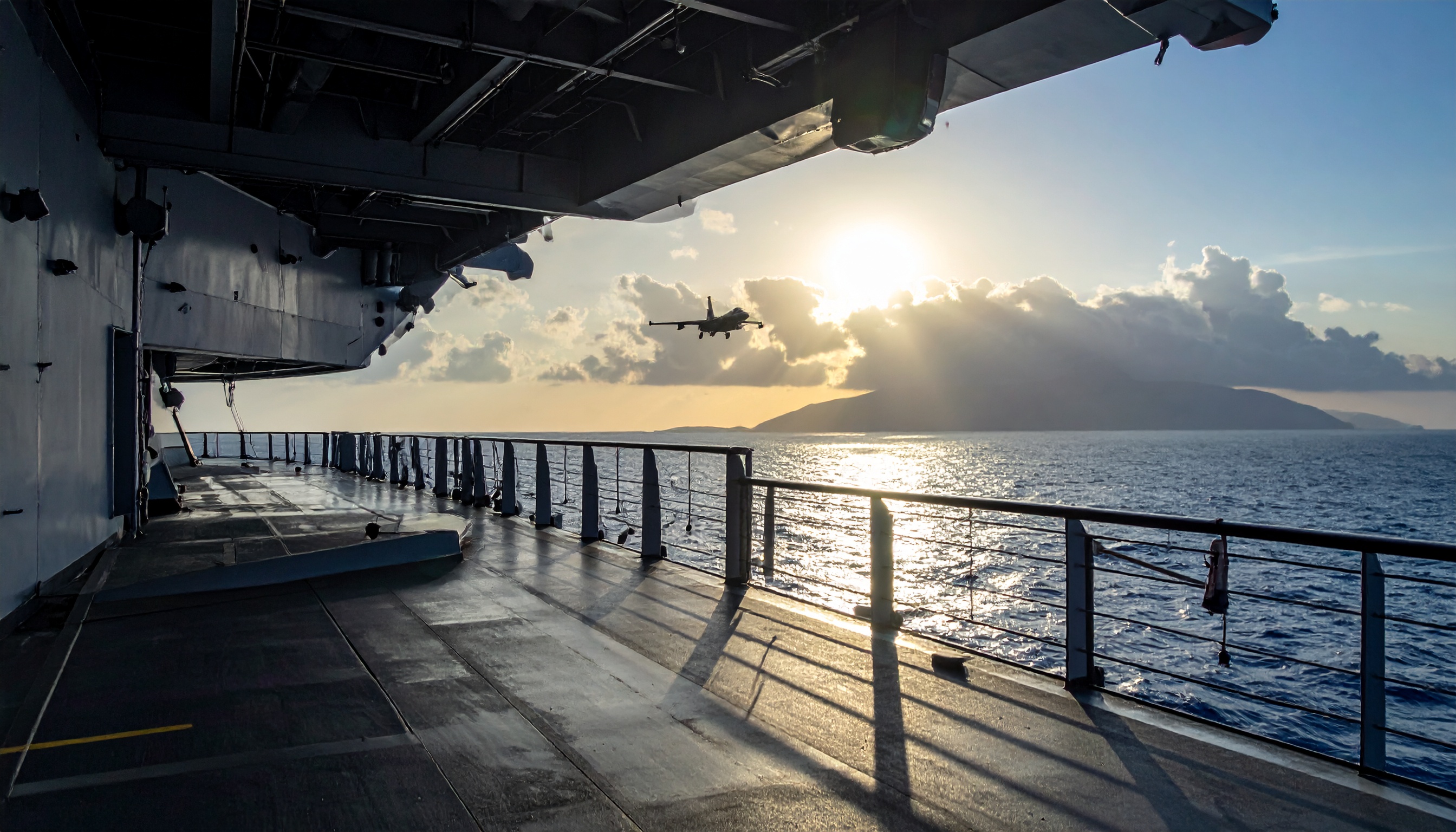 海上自衛隊と韓国海軍 11月訓練見送りへ、島根県竹島周辺の空軍飛行で給油中止