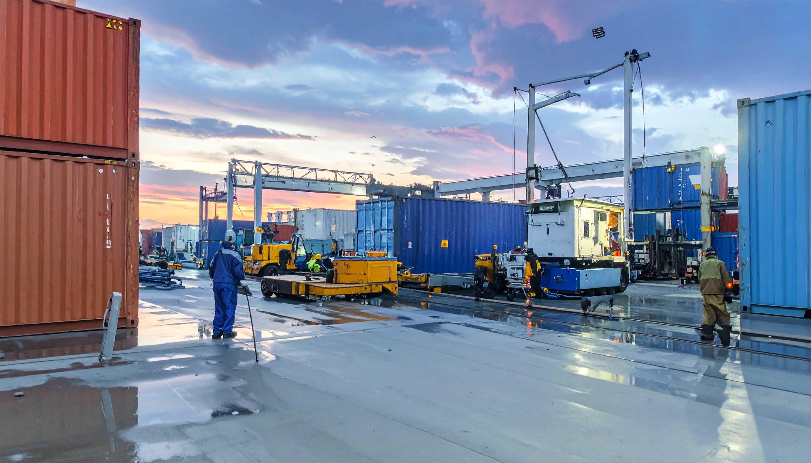 ロシア政府 輸入スマホ等に新税 税収27億ドルを電子・防衛支援へ