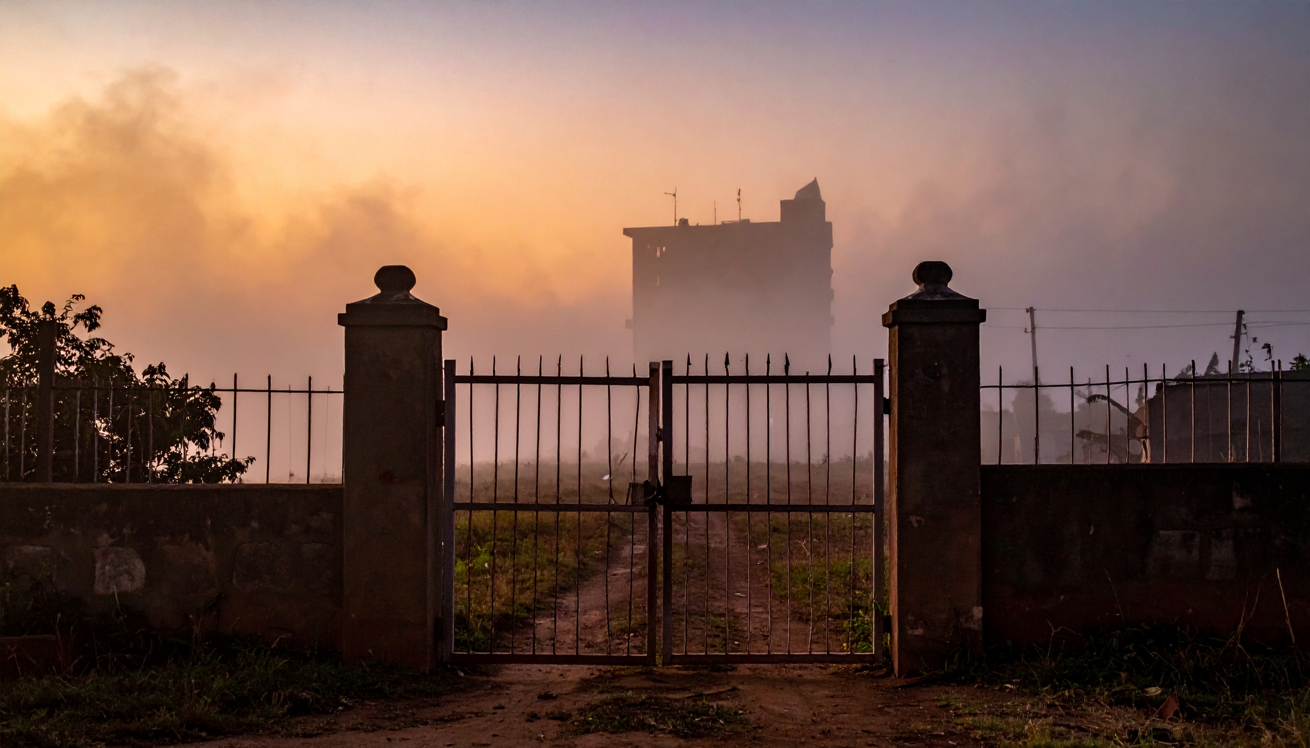 ナイジェリア中部・ナイジャ州パピリ 武装集団が女子生徒215人ら227人拉致