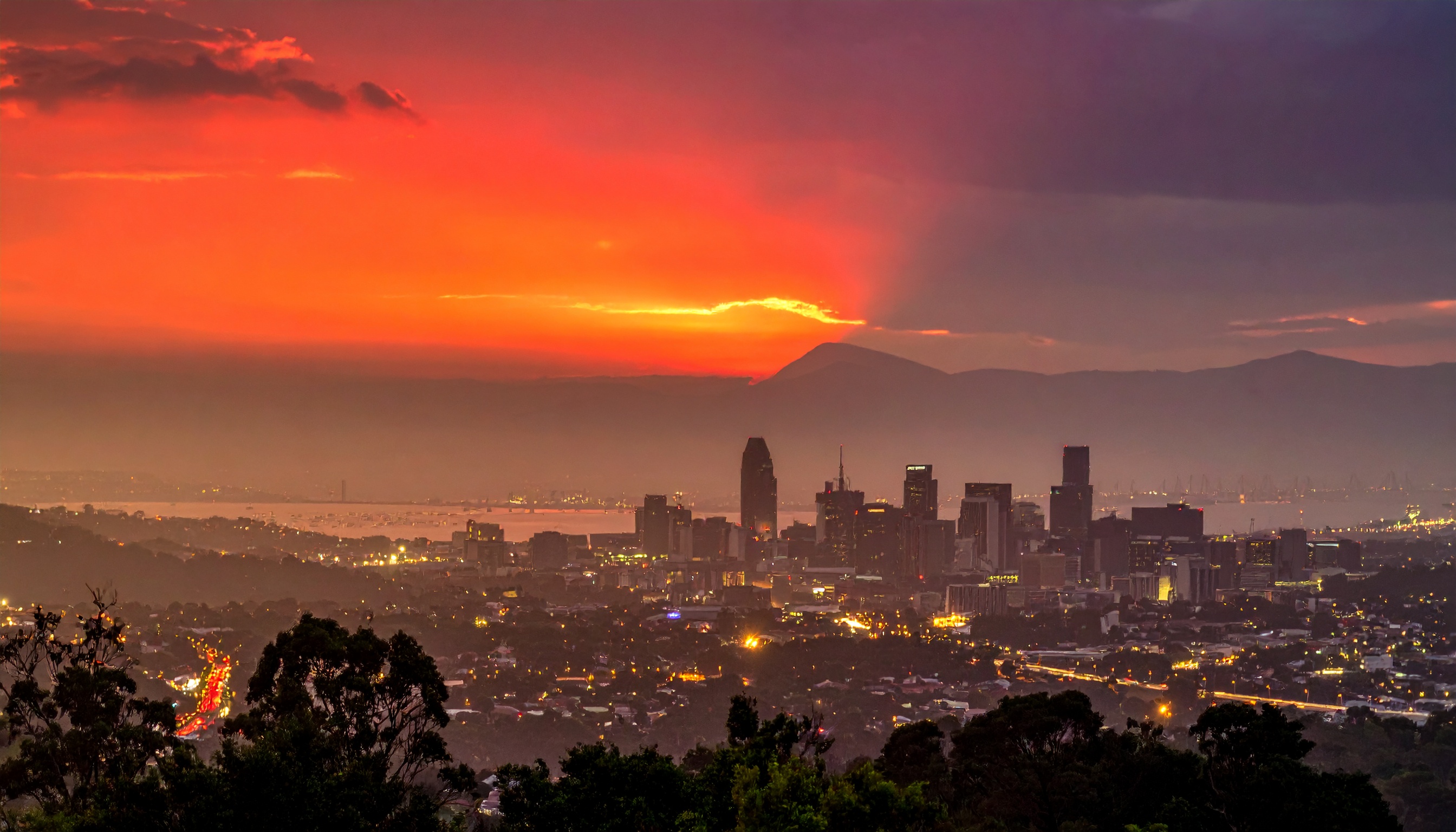 中国の李強首相 南アフリカ・ヨハネスブルクで核心的利益の相互支持確認