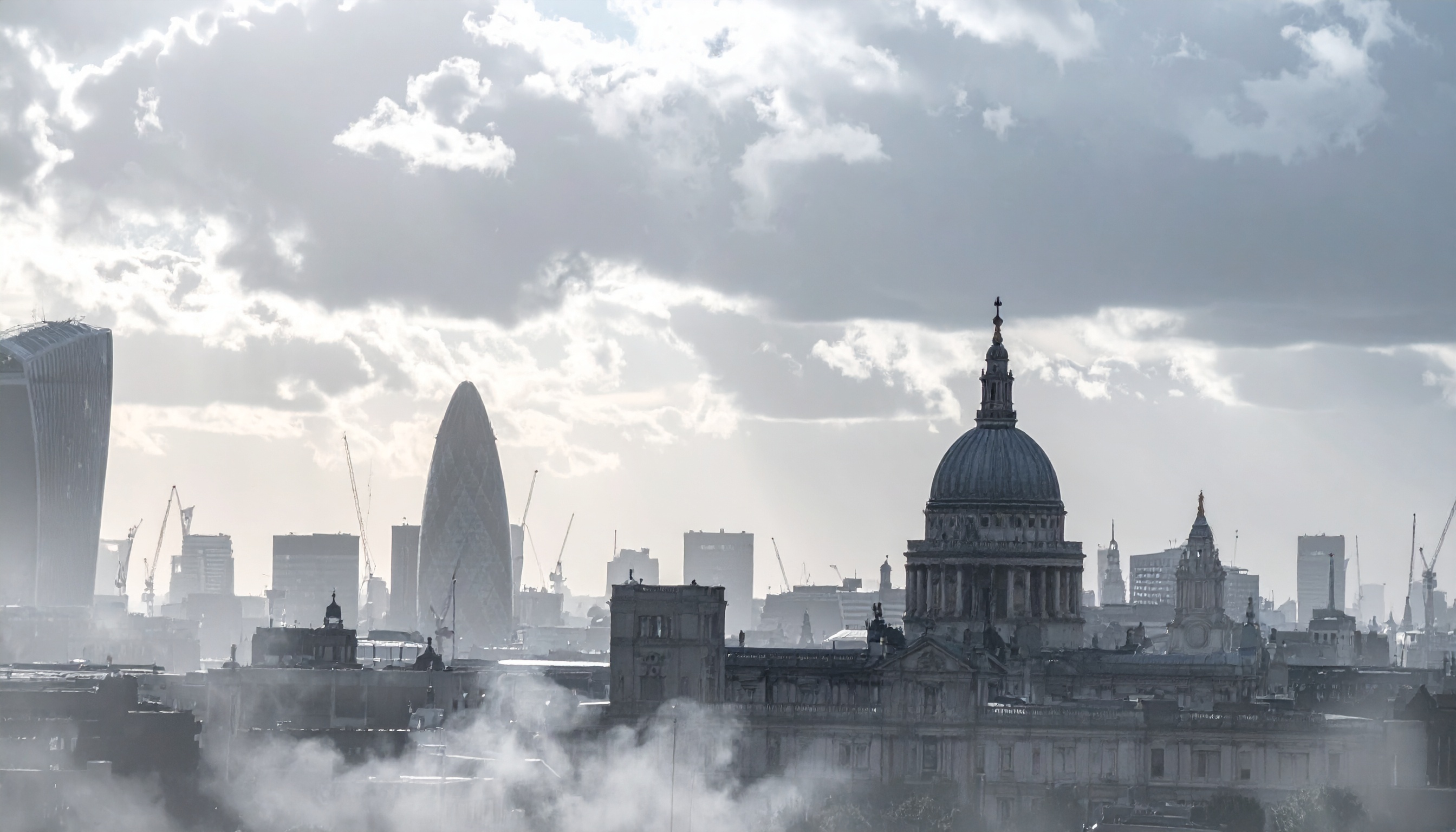 英国ロンドン旧王立造幣局跡に中国新大使館、英政府承認へ市民が抗議