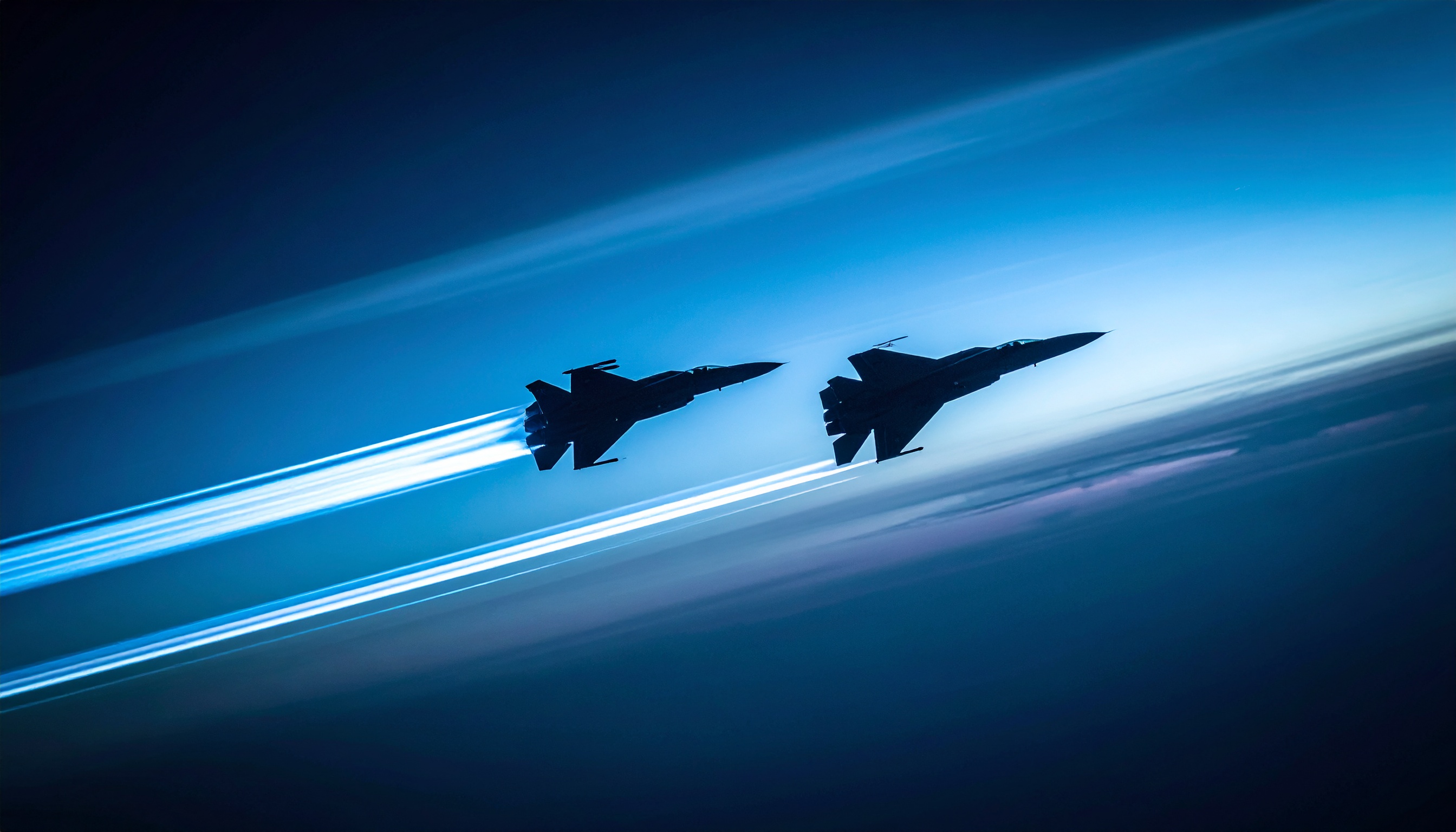 米ネバダ州で実証 米空軍F-22操縦者が無人機MQ-20直接操作