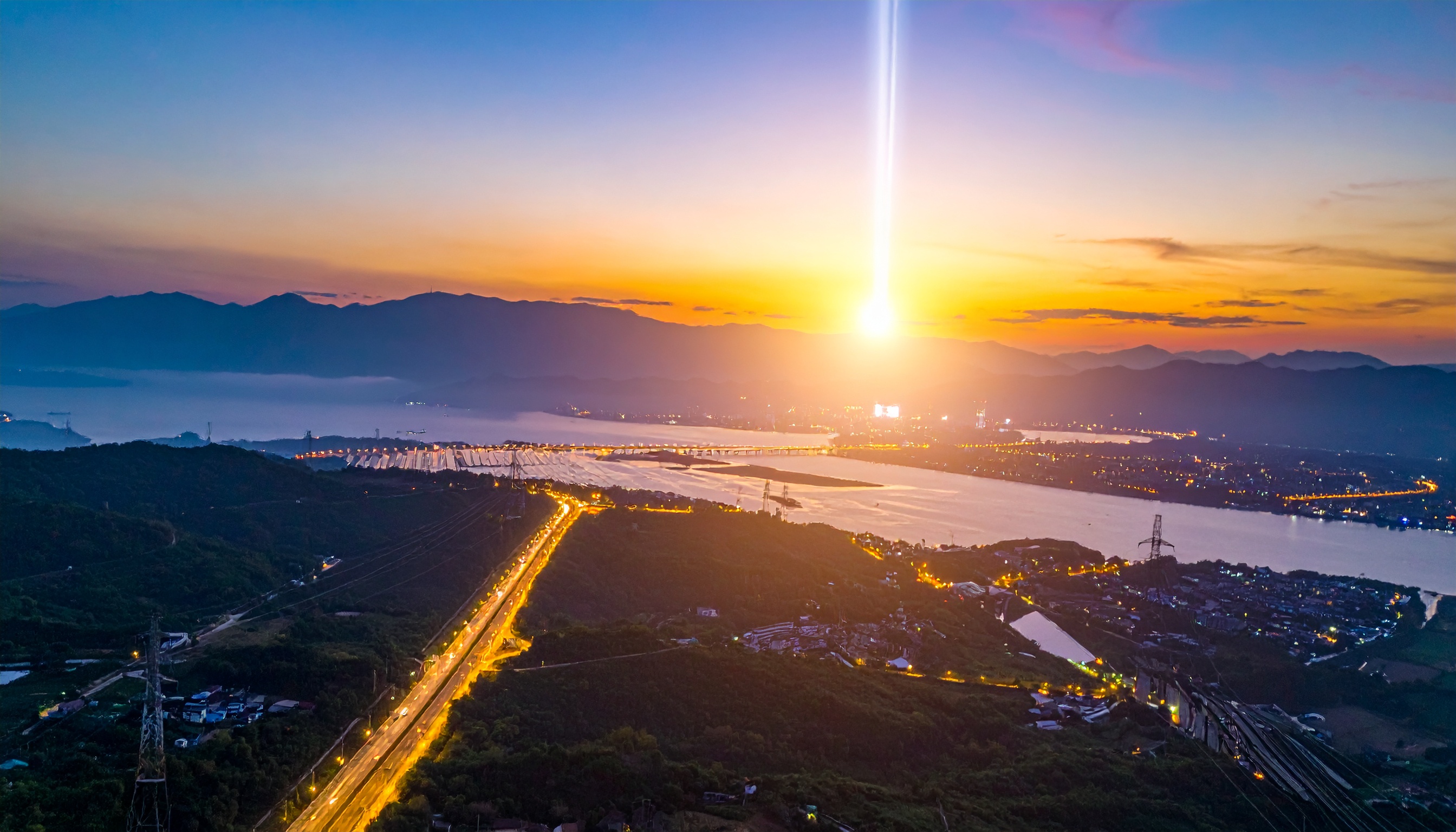 米通販大手アマゾン 米インディアナ州北部に150億ドル投資、1100人雇用