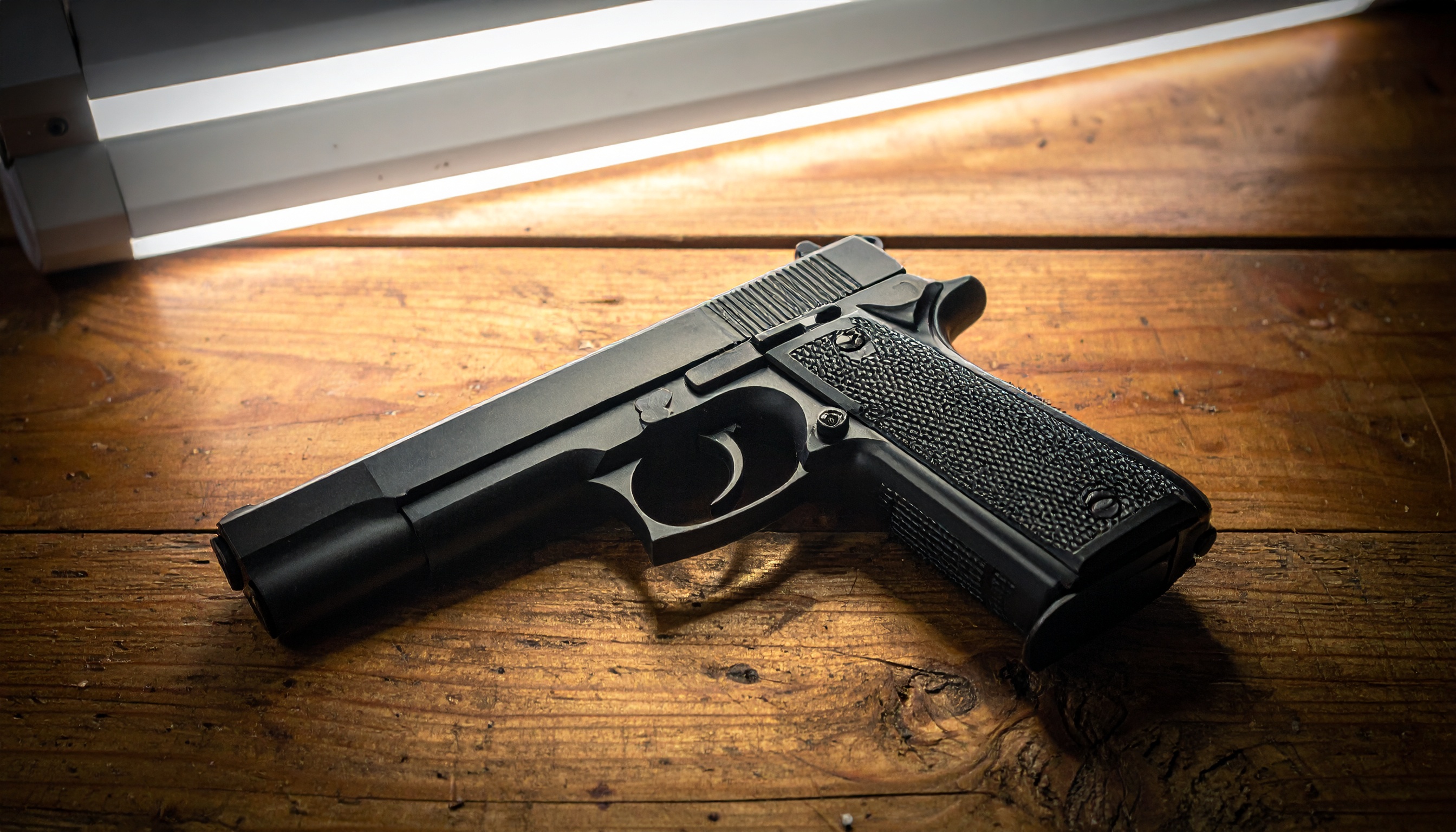 愛媛県警、80代男性を書類送検 愛媛県松山市で遺品拳銃が暴発