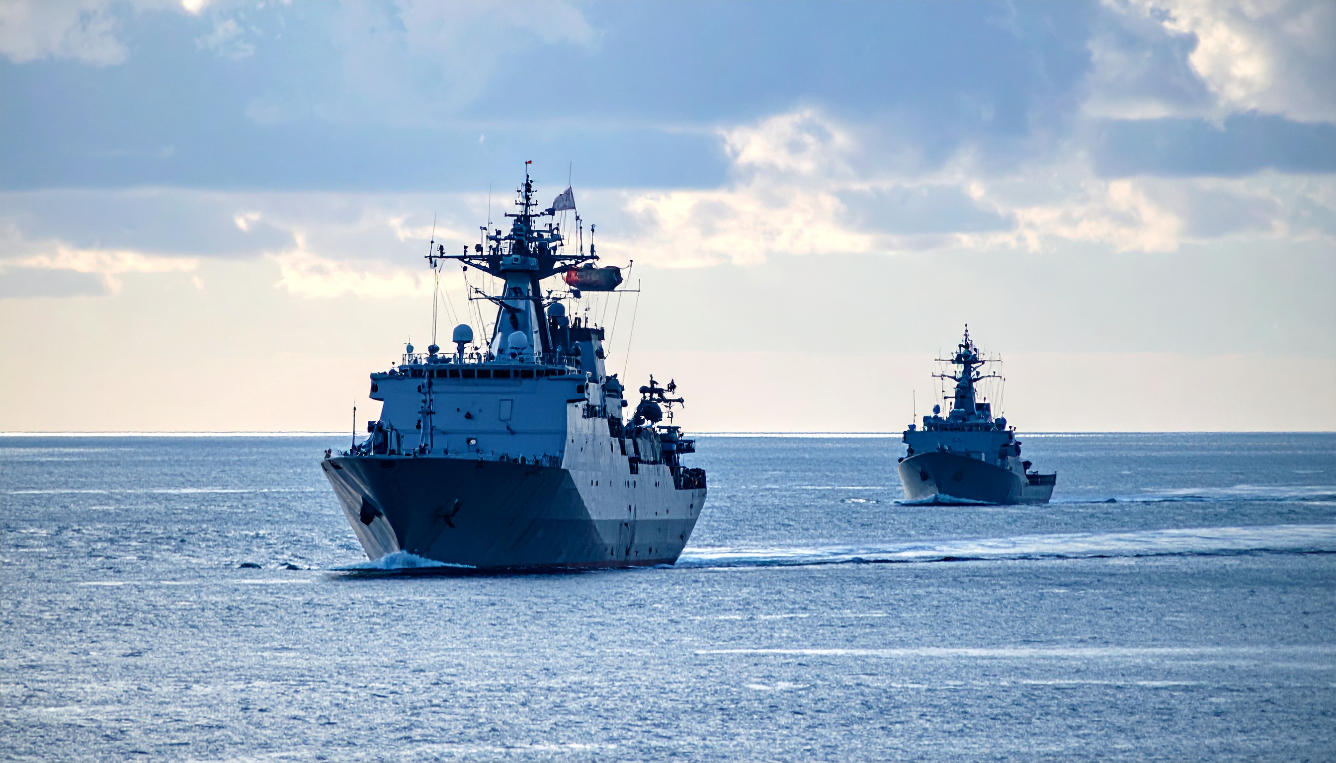 中国海警局船4隻確認 沖縄県・尖閣接続水域航行が常態化し負担増