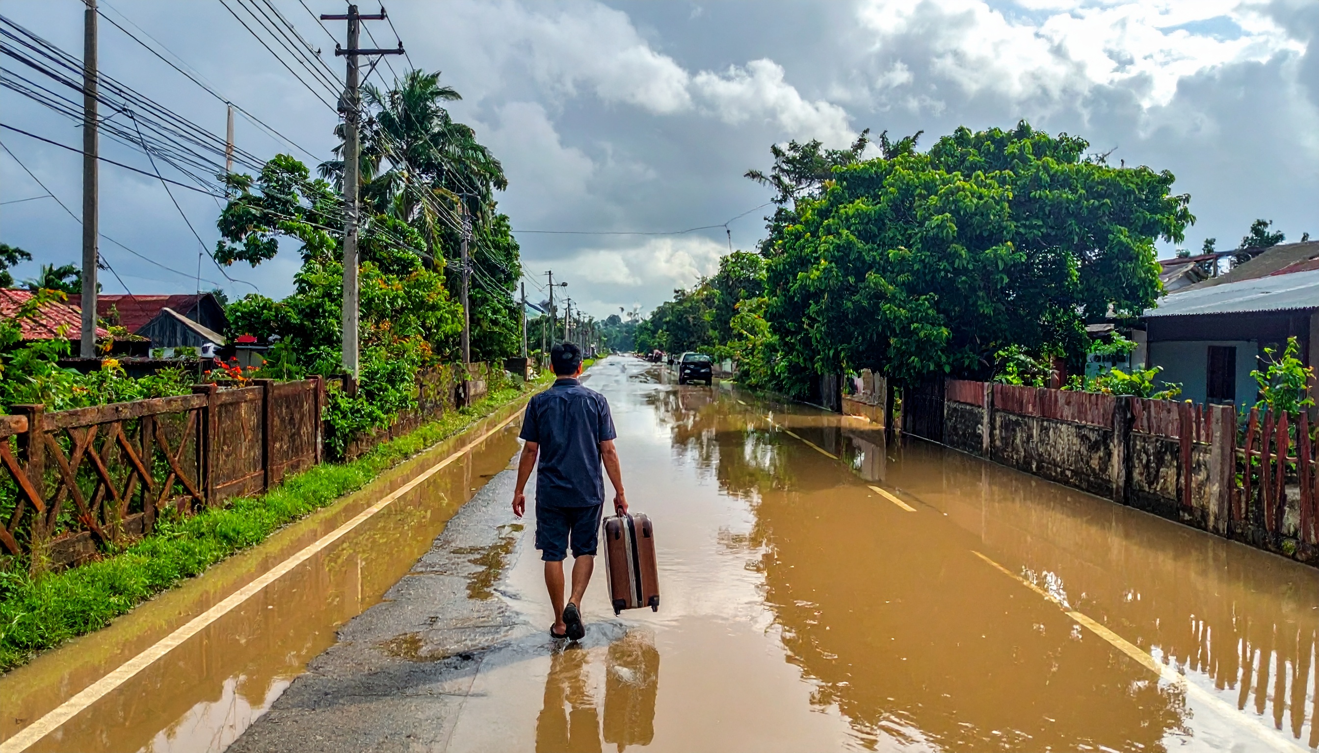 スリランカでサイクロン「ディトワ」豪雨、334人死亡・約400人不明