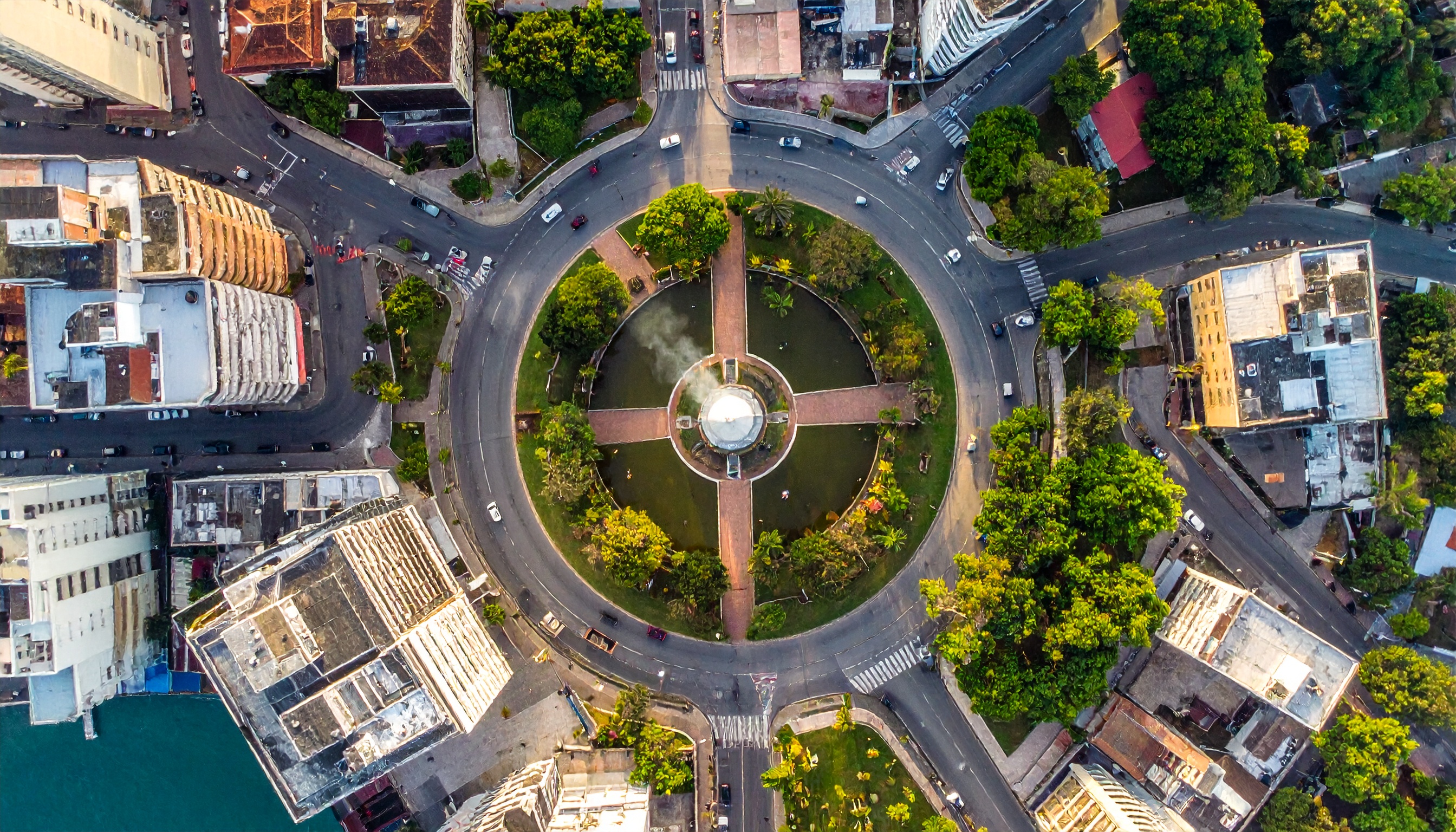 米大統領トランプがベネズエラ大統領と電話協議、説明ほぼ無しで関係に微妙な変化