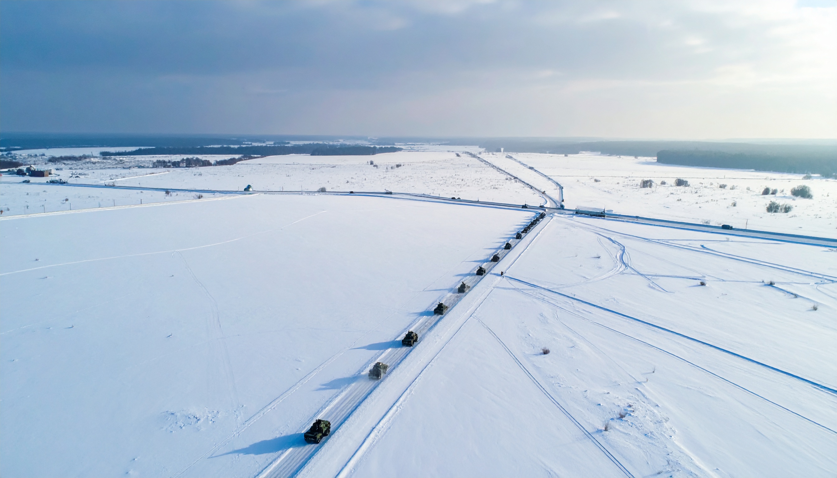ロシア大統領府がウクライナ東部制圧を発表、補給線と和平に波及