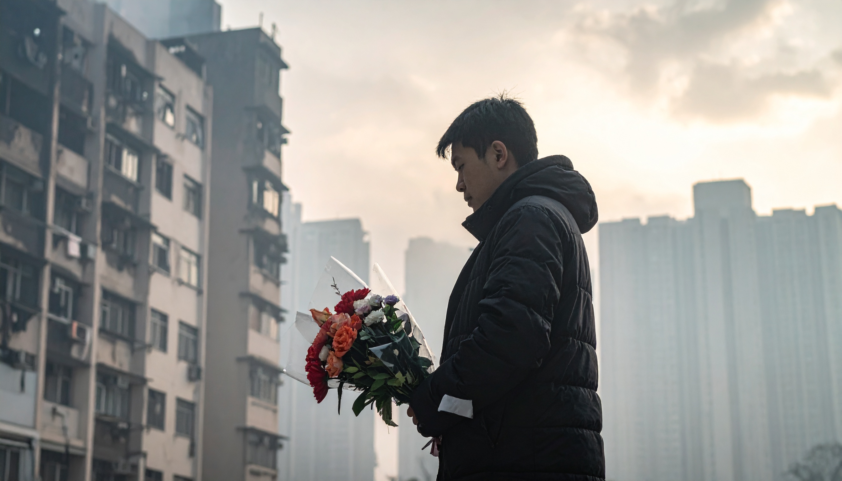 香港・大埔区の公営住宅火災 ビラ配布の24歳学生拘束後に釈放