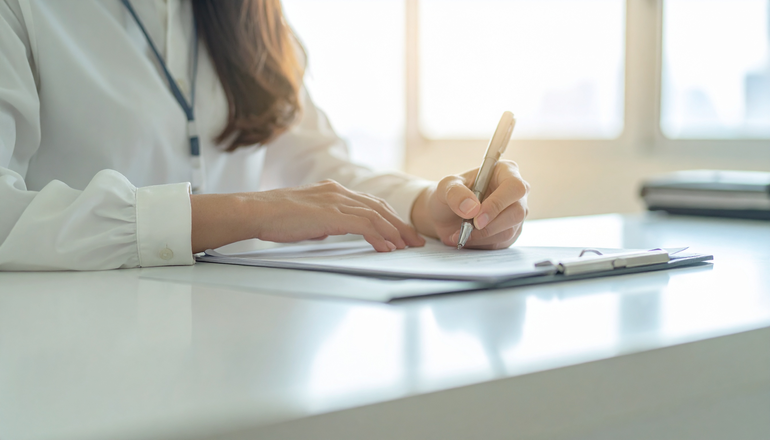 政府、夫婦同姓維持で旧姓通称を法制化へ 来年通常国会に法案提出