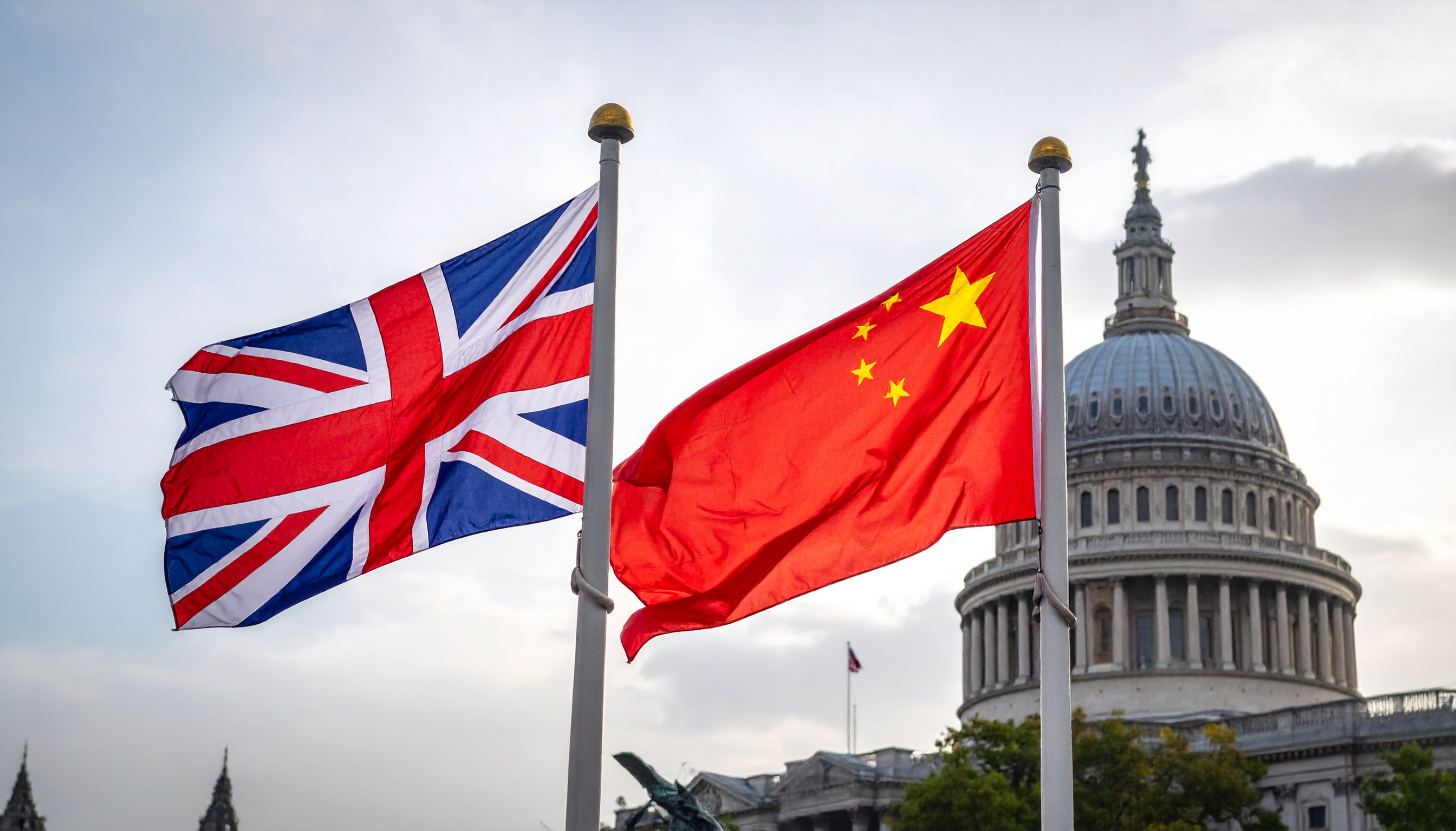 英首相キア・スターマー、ロンドンで中国を「脅威」と名指し 在英中国大使館が反発