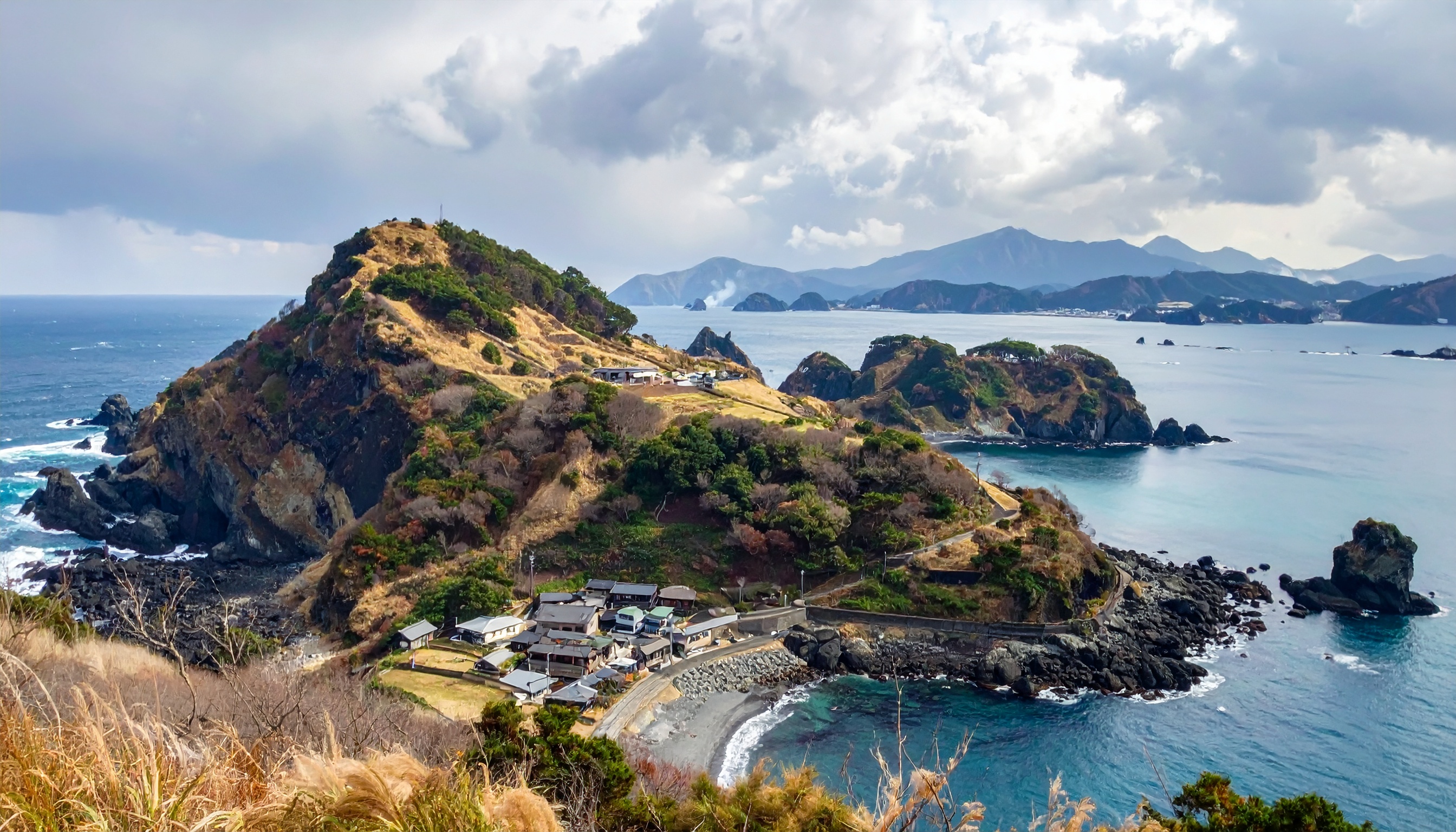 大分県大分市佐賀関の大規模火災、離島含む一帯が17日で鎮火