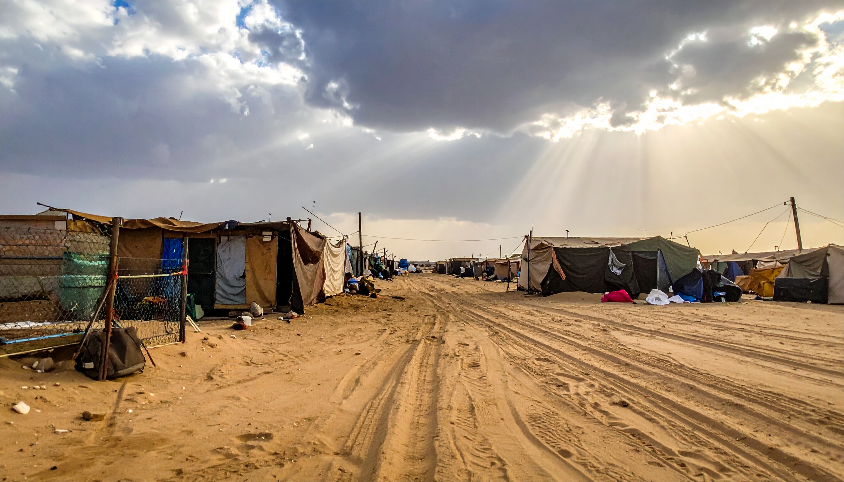 イスラエル軍機がパレスチナ・ハンユニスで避難テント攻撃 子ども2人含む5人死亡