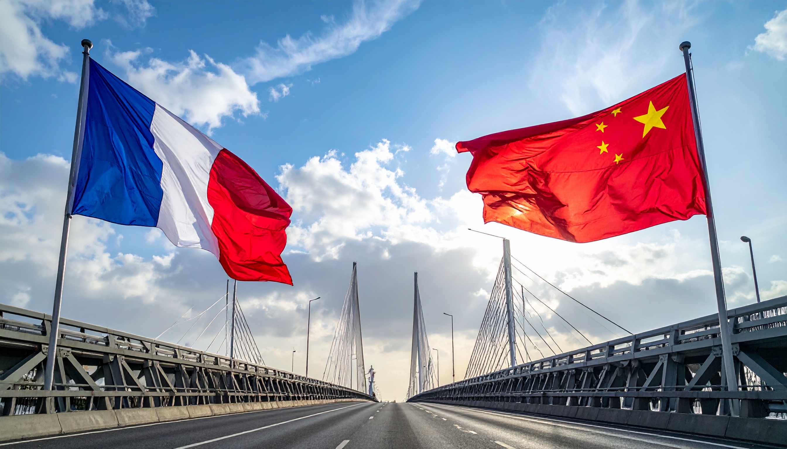 中国国家主席 習近平が仏大統領マクロンを四川・成都に案内 対仏重視を示した