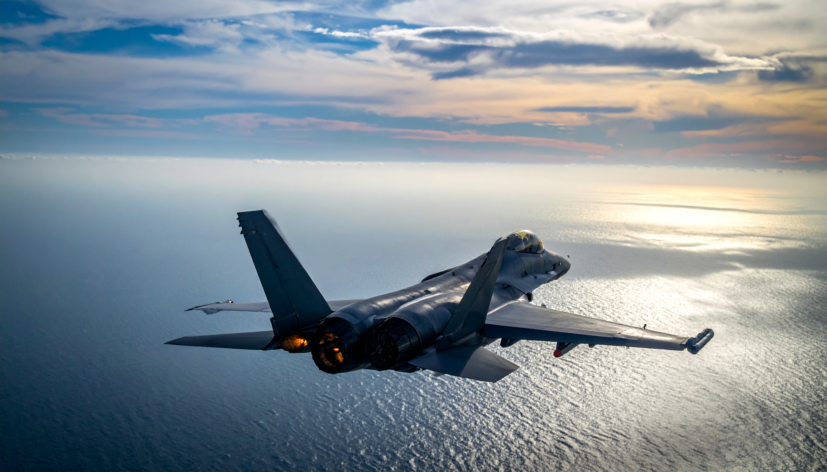 小泉進次郎防衛相が発表、沖縄県沖本島南東で中国軍機が空自機に2度レーダー照射