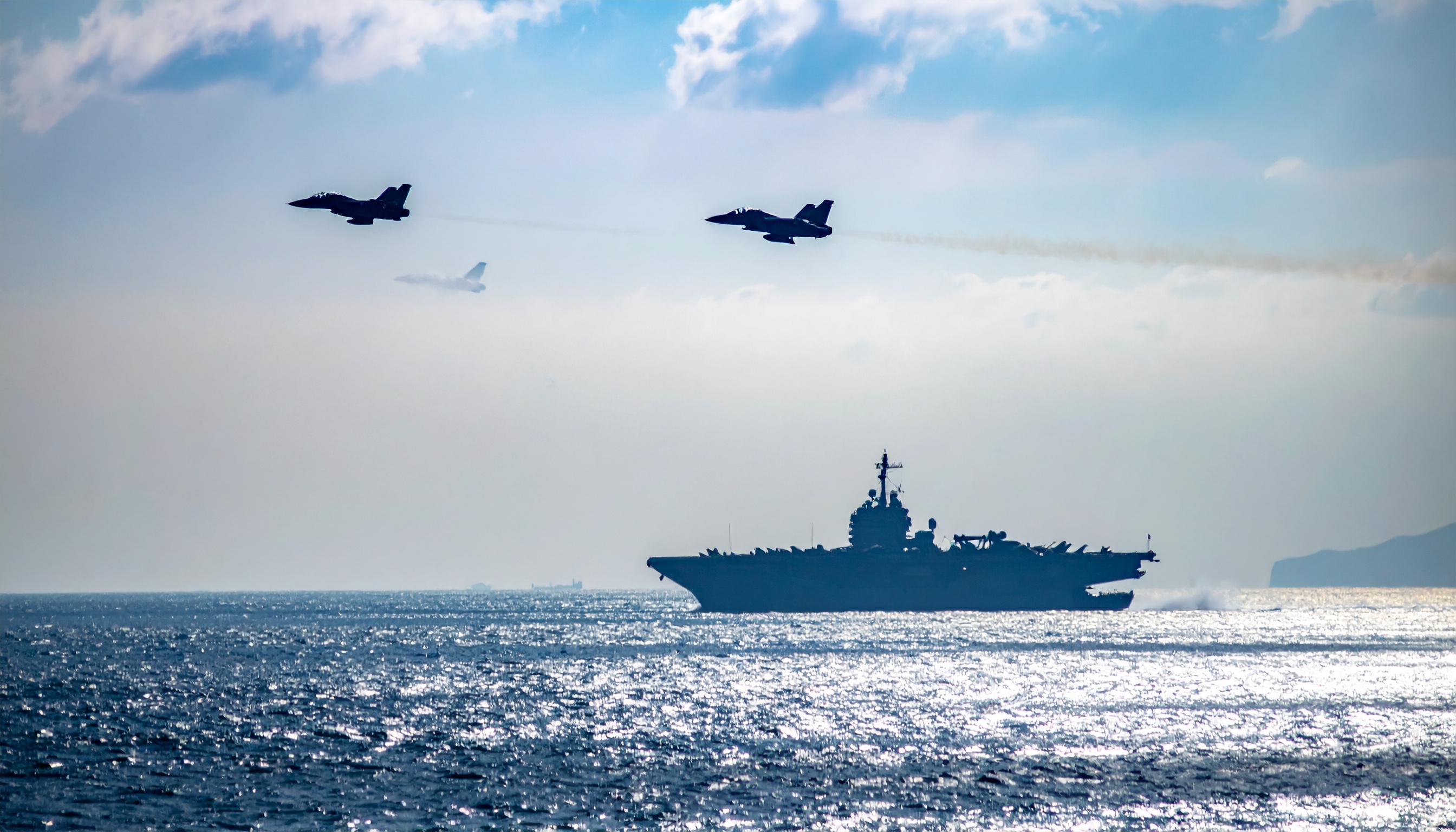 東シナ海 中国海軍が航空自衛隊機の接近を批判、防衛省はレーダー照射を非難