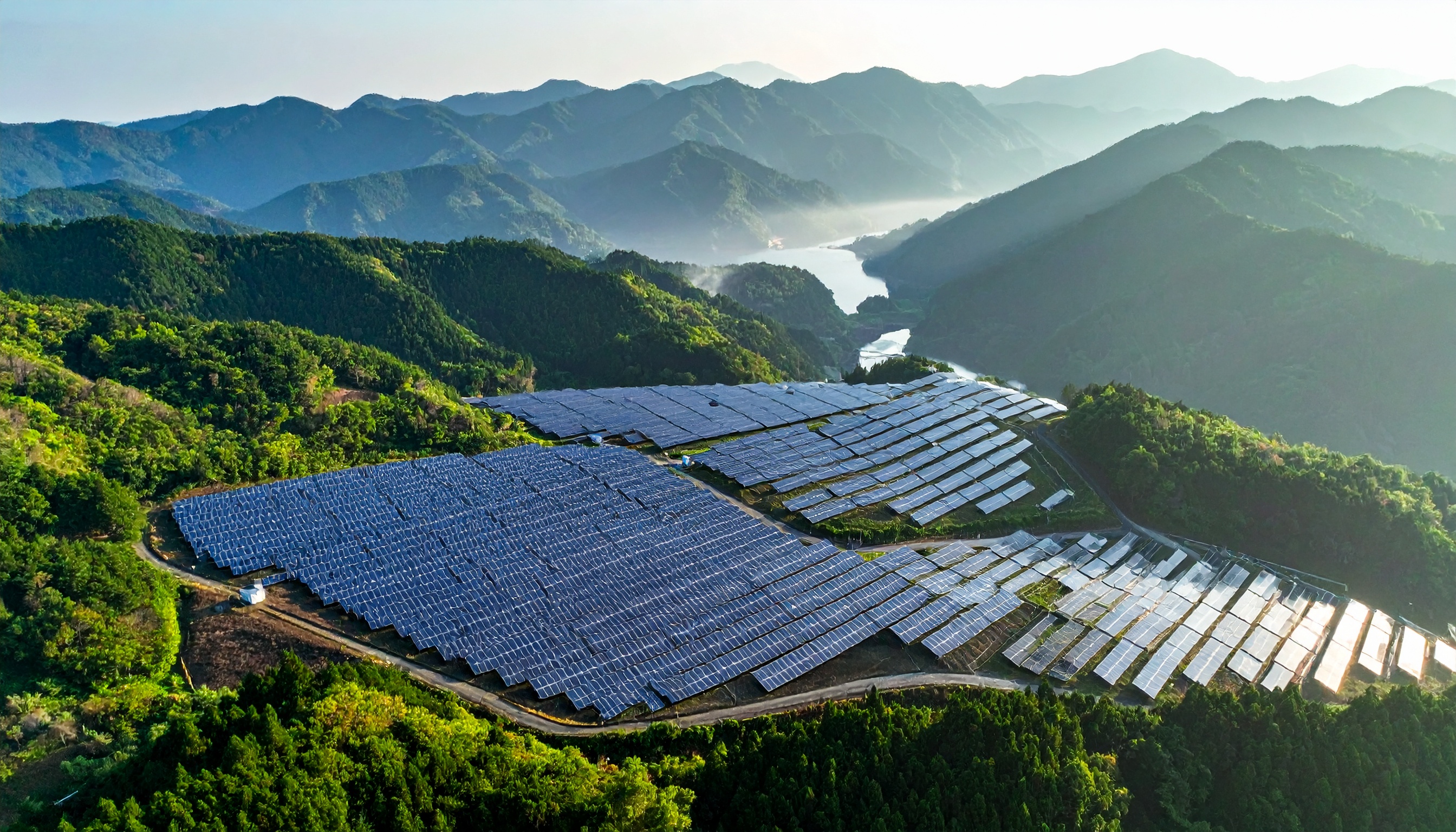 環境省、国の機関向け電力調達を質で評価 法令違反の再エネ由来は入札除外へ