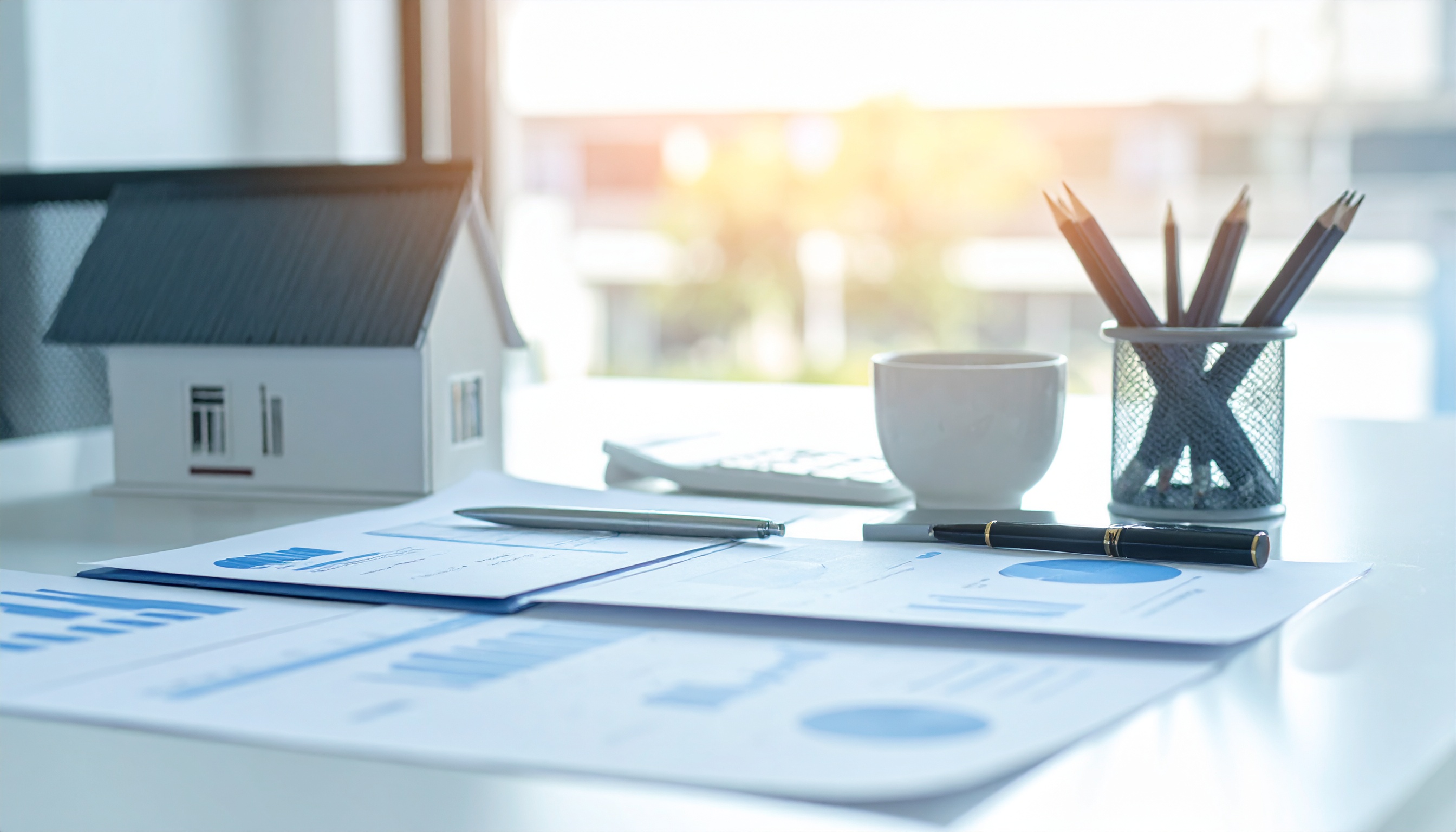 厚労省公表 10月実質賃金0.7%減 手取り増えど暮らし変わらず