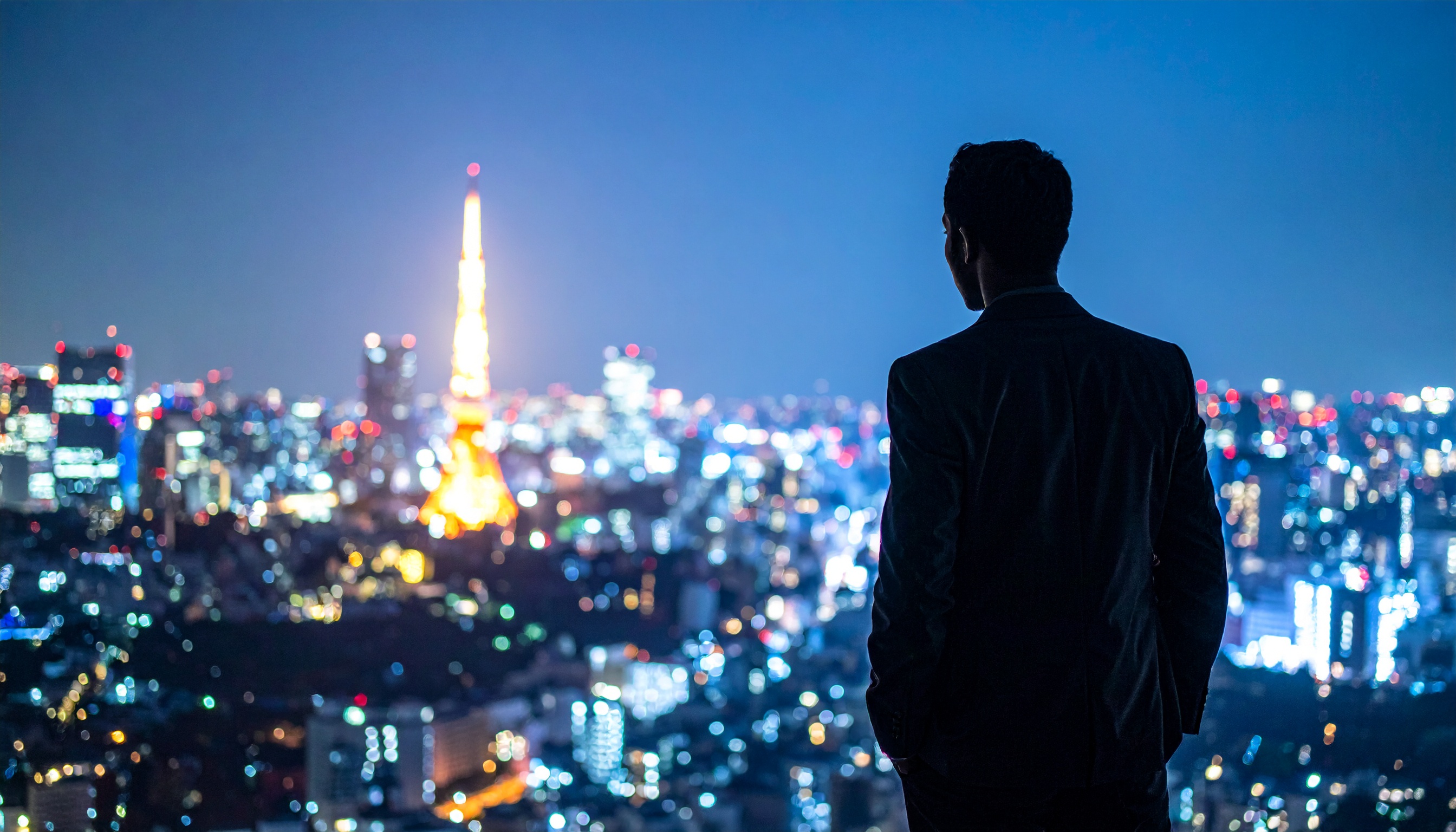 高市早苗首相、国家情報局と情報担当相を検討 監視と権利の均衡問う