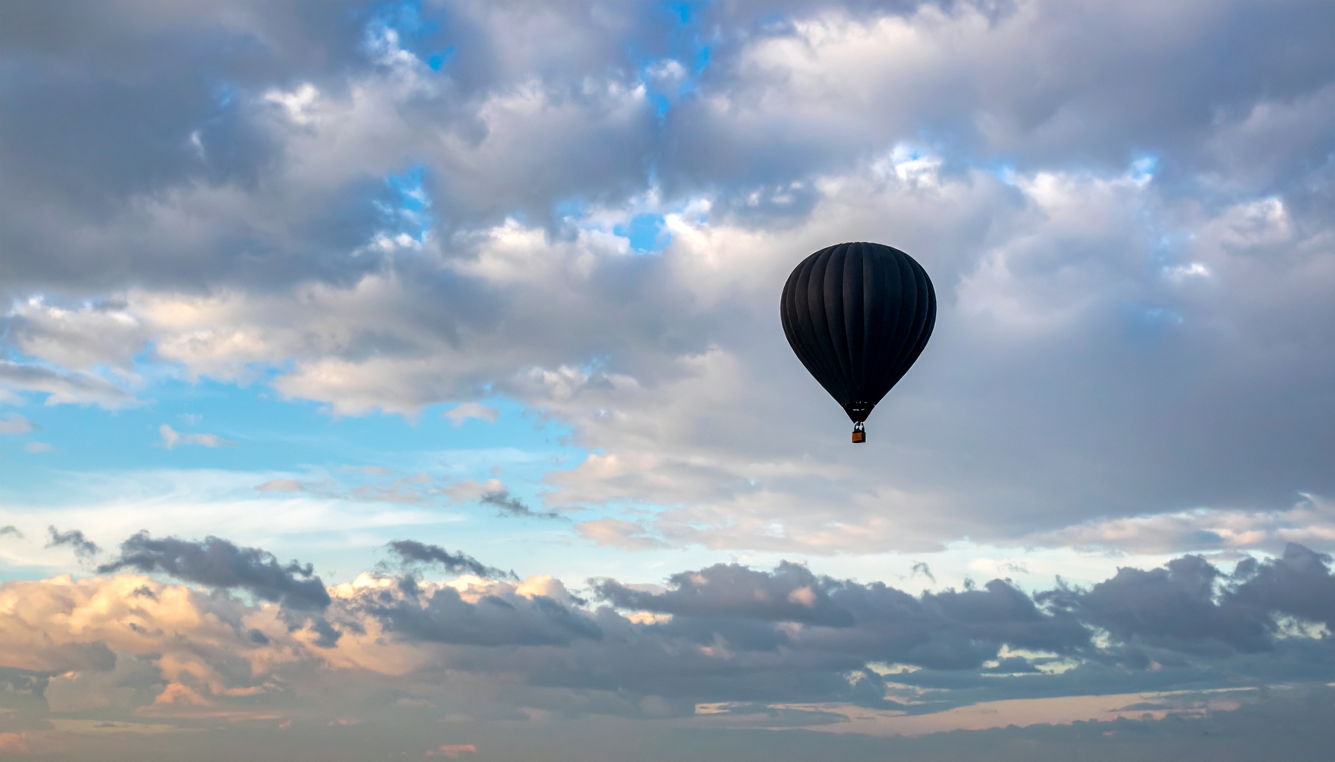 リトアニア政府 ベラルーシ気球密輸で緊急事態宣言 軍に追加権限付与へ