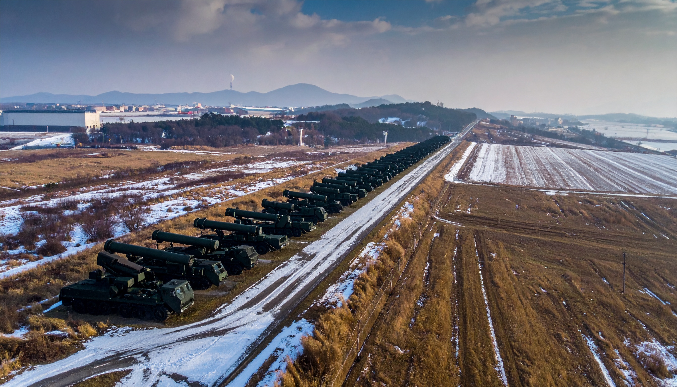 北朝鮮・黄海北部に多連装ロケット砲発射、韓国軍は冬季訓練と判断