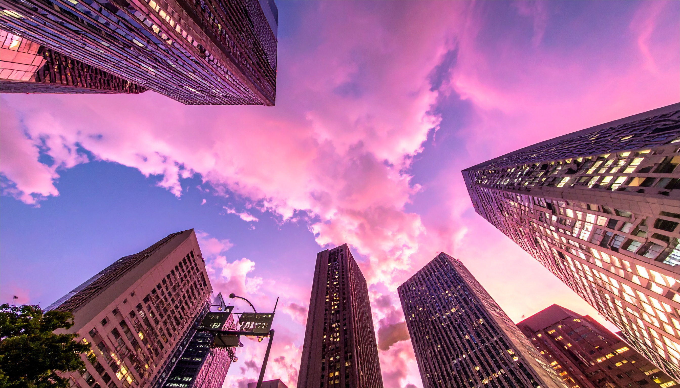 群馬・前橋市が前市長小川晶氏と総務部職員を停職6カ月、ラブホテル利用10回超発覚