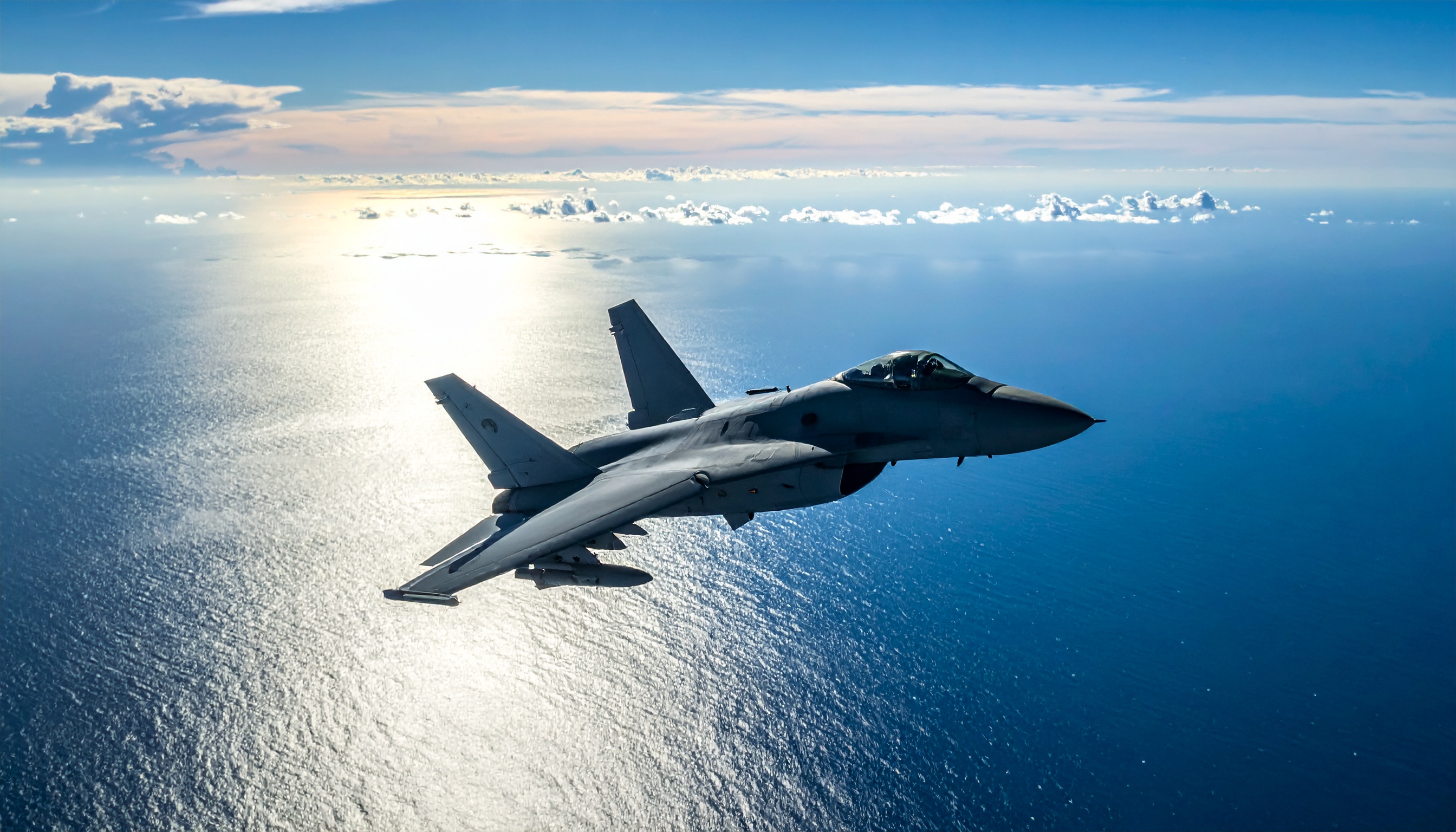 小泉進次郎防衛相 中国軍機照射受けヘグセス米国防長官と協議、連携で一致