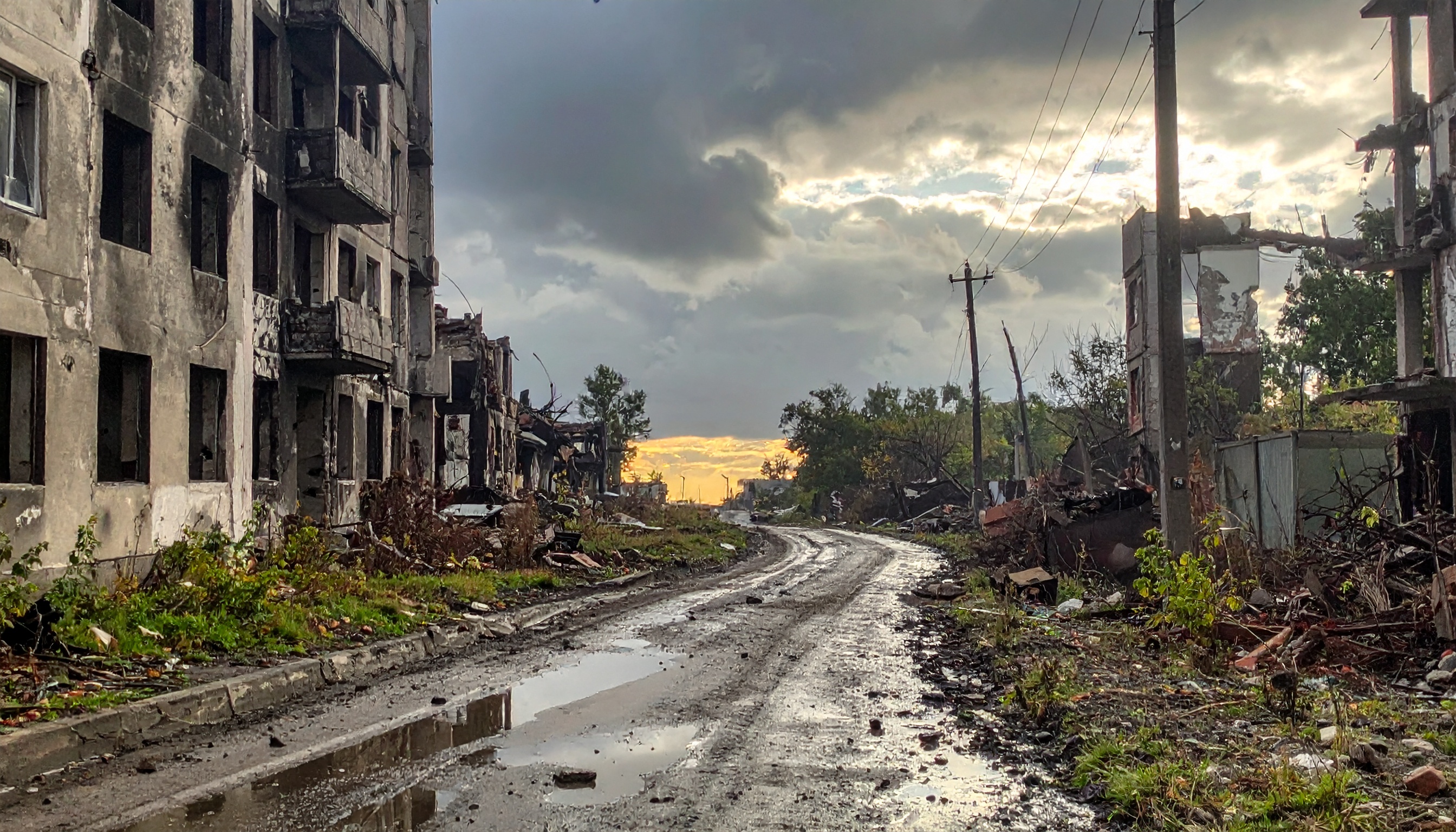 ロシア軍がウクライナ東部シベルスクを完全制圧と発表、支配状況は不明