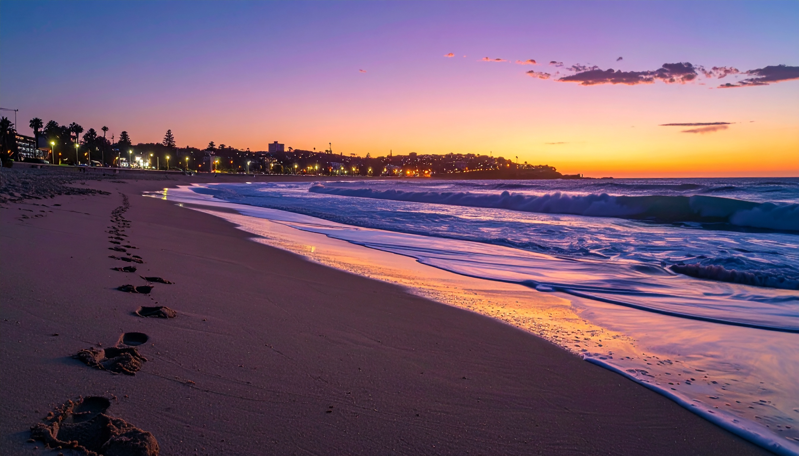 オーストラリア・シドニー東部 ボンダイビーチ銃撃、死者16人、負傷約40人