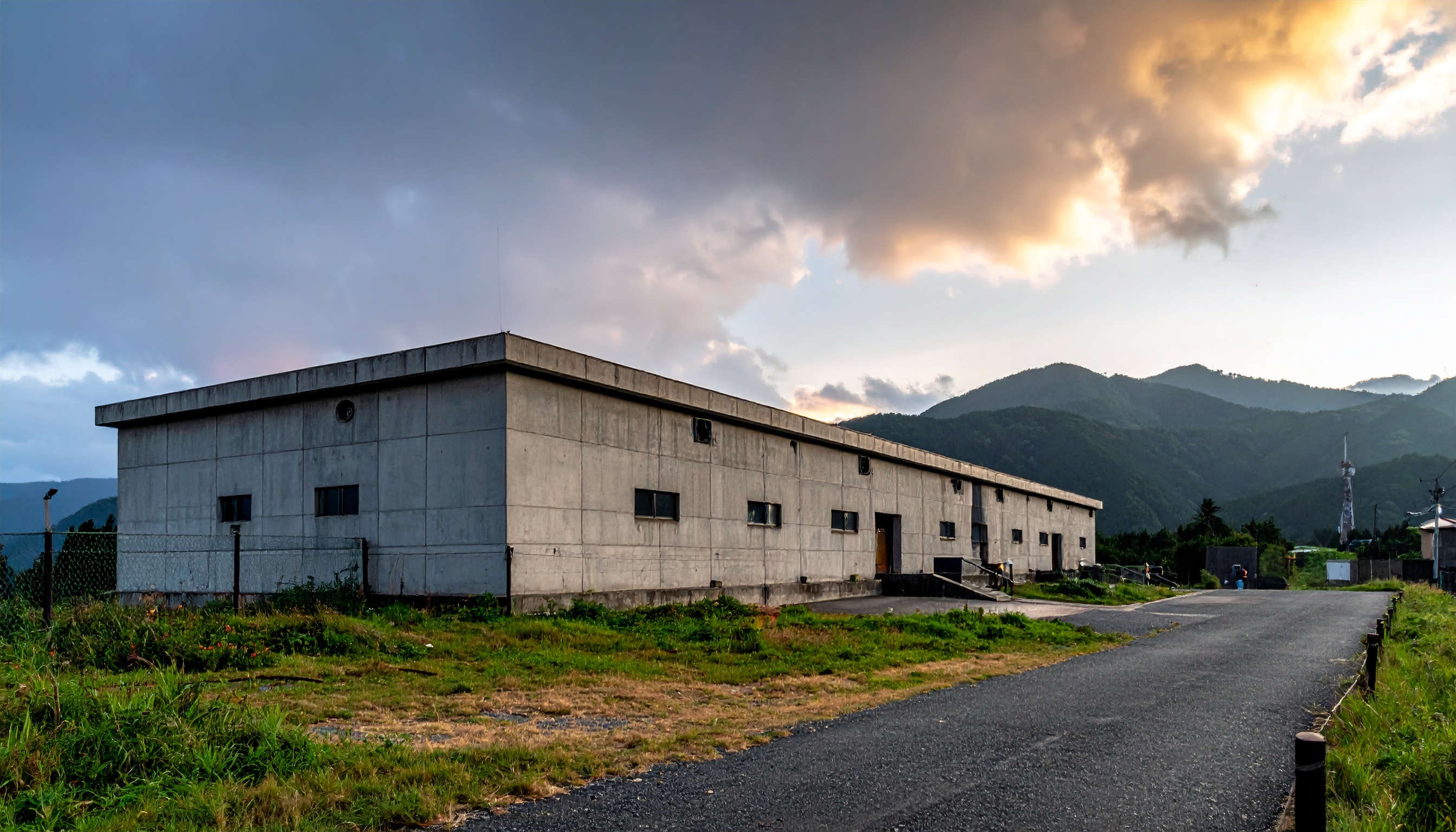 政府 自衛隊の弾薬庫を全国で増設 継戦能力を厚く 2027年度70棟目標