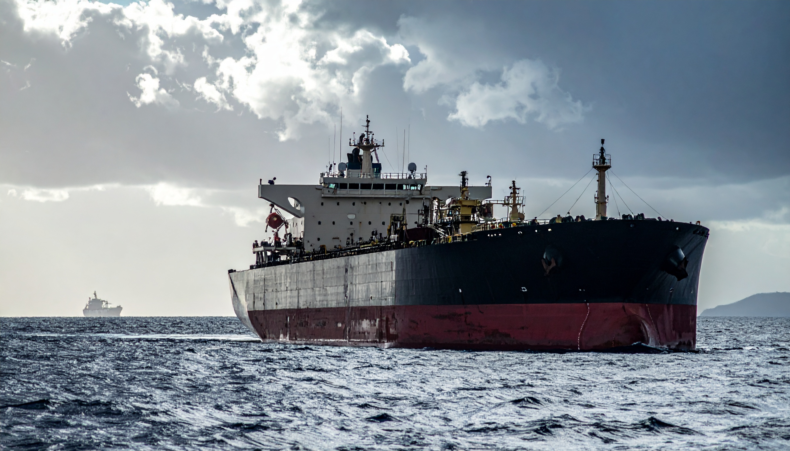 米トランプ政権、ベネズエラ沖で石油タンカー拿捕、輸送萎縮が資金直撃