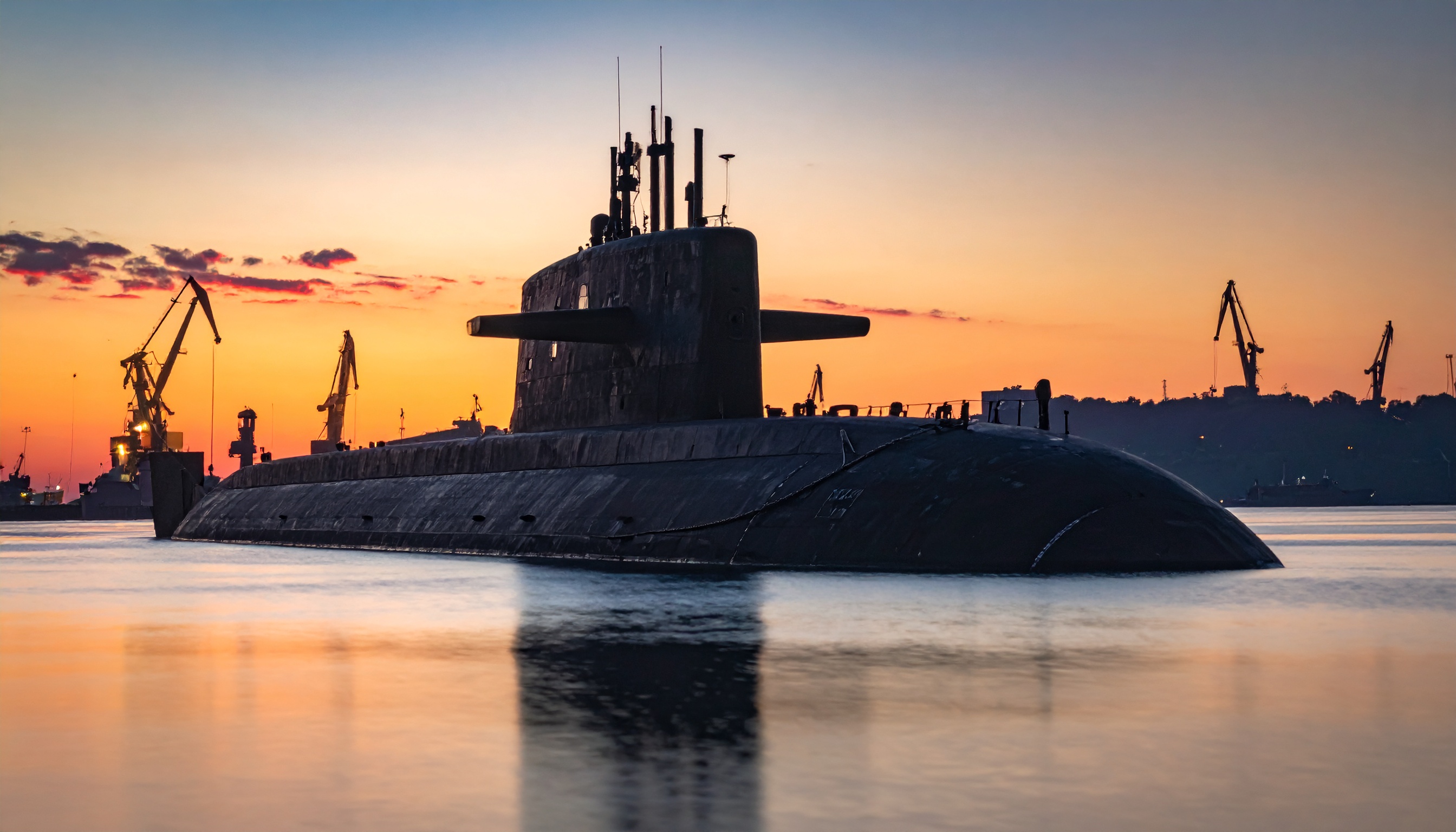 ウクライナ軍、ロシア・ノボロシースク港の潜水艦を水中ドローンで攻撃