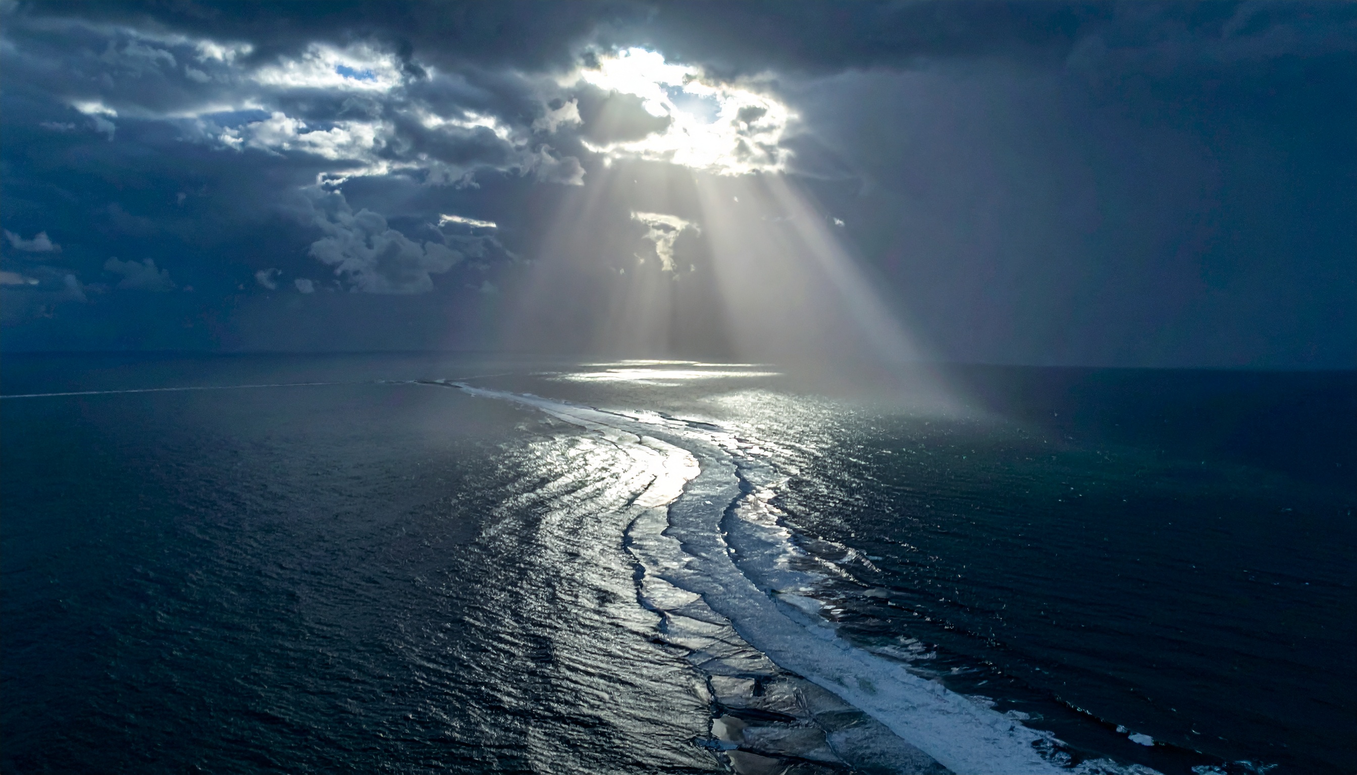 トランプ米大統領 ベネズエラ行き石油船を全面阻止へ 中南米首脳は対話呼びかけ