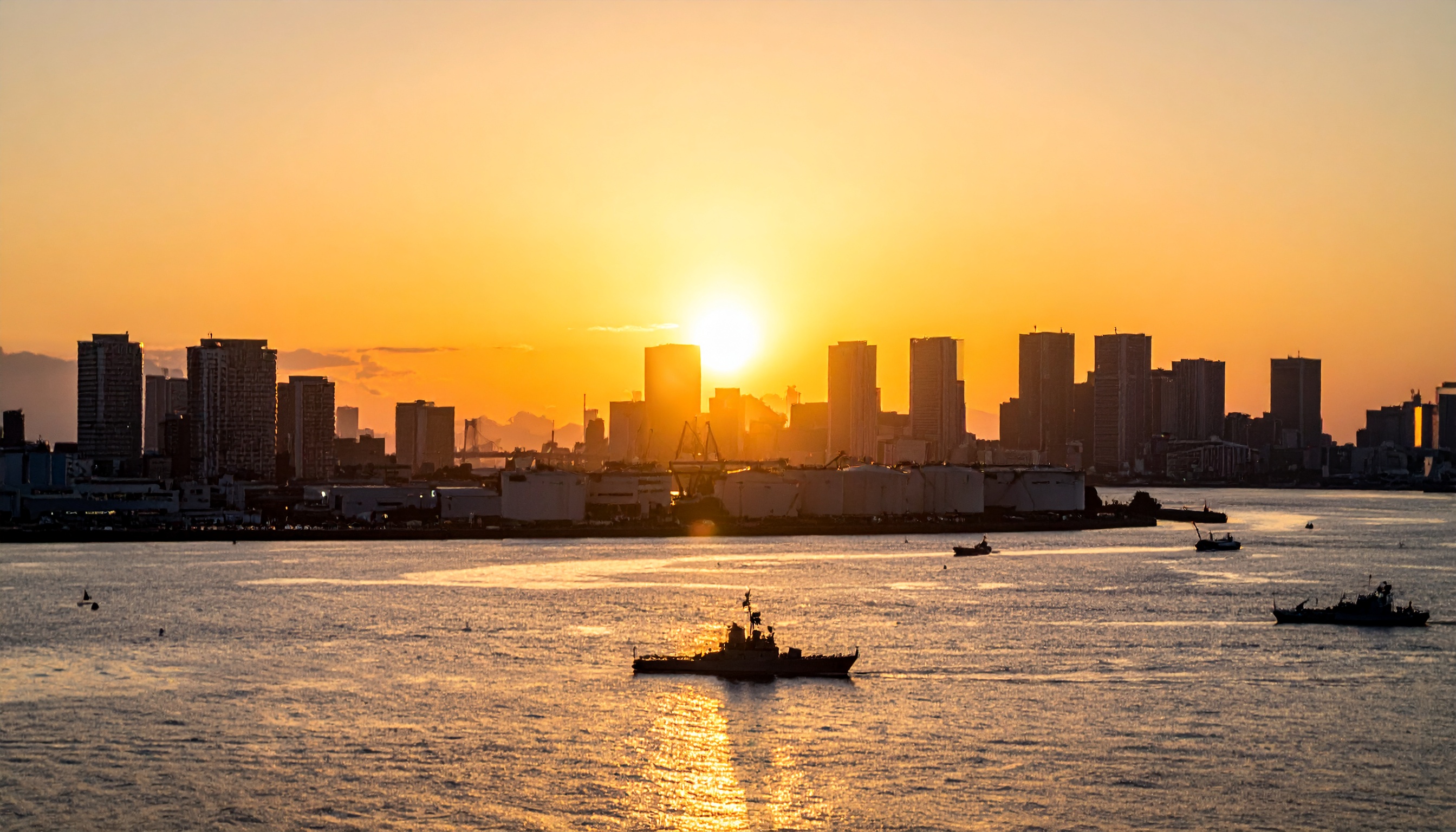 防衛省 新造掃海艦「けらま」命名、進水 横浜市鶴見区で