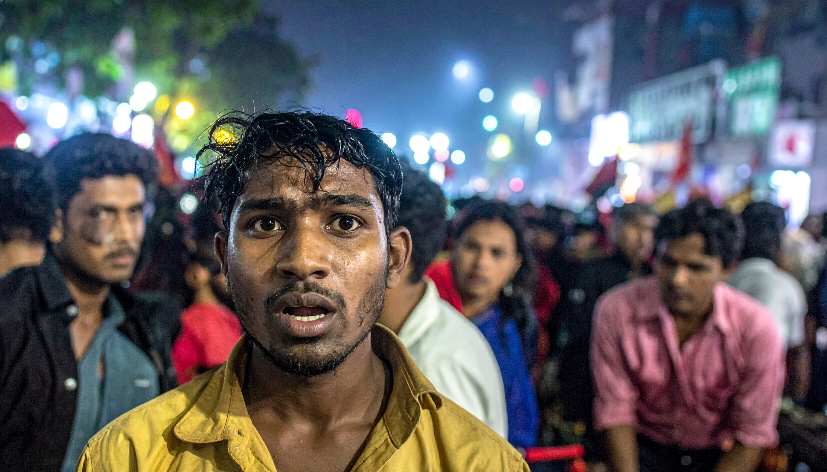 若者指導者シャリフ・ハディ氏がシンガポールで死去、バングラデシュ・ダッカで抗議暴徒化