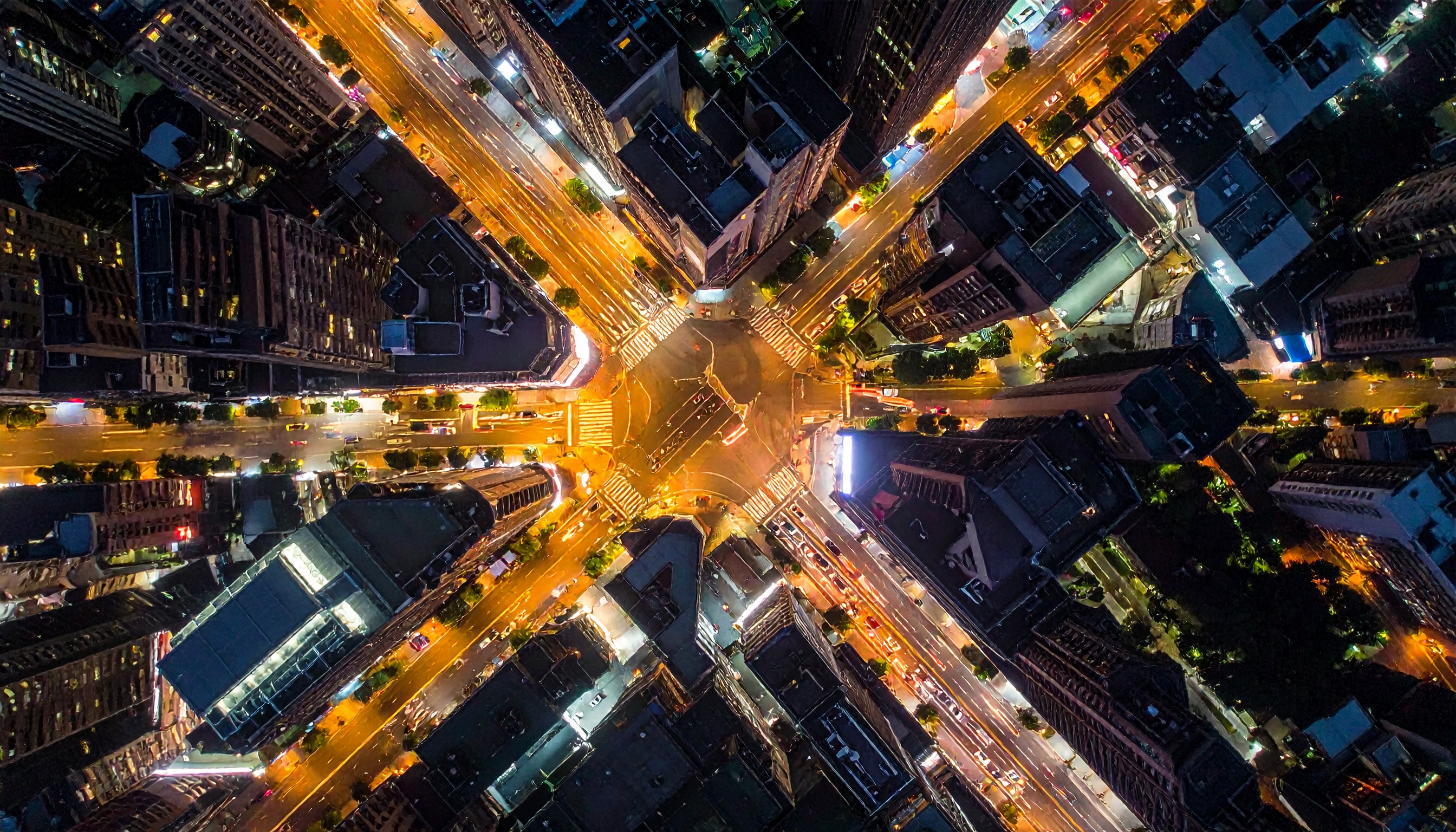 台湾・台北市中心部で男が通行人ら襲撃 容疑者は転落死、3人死亡