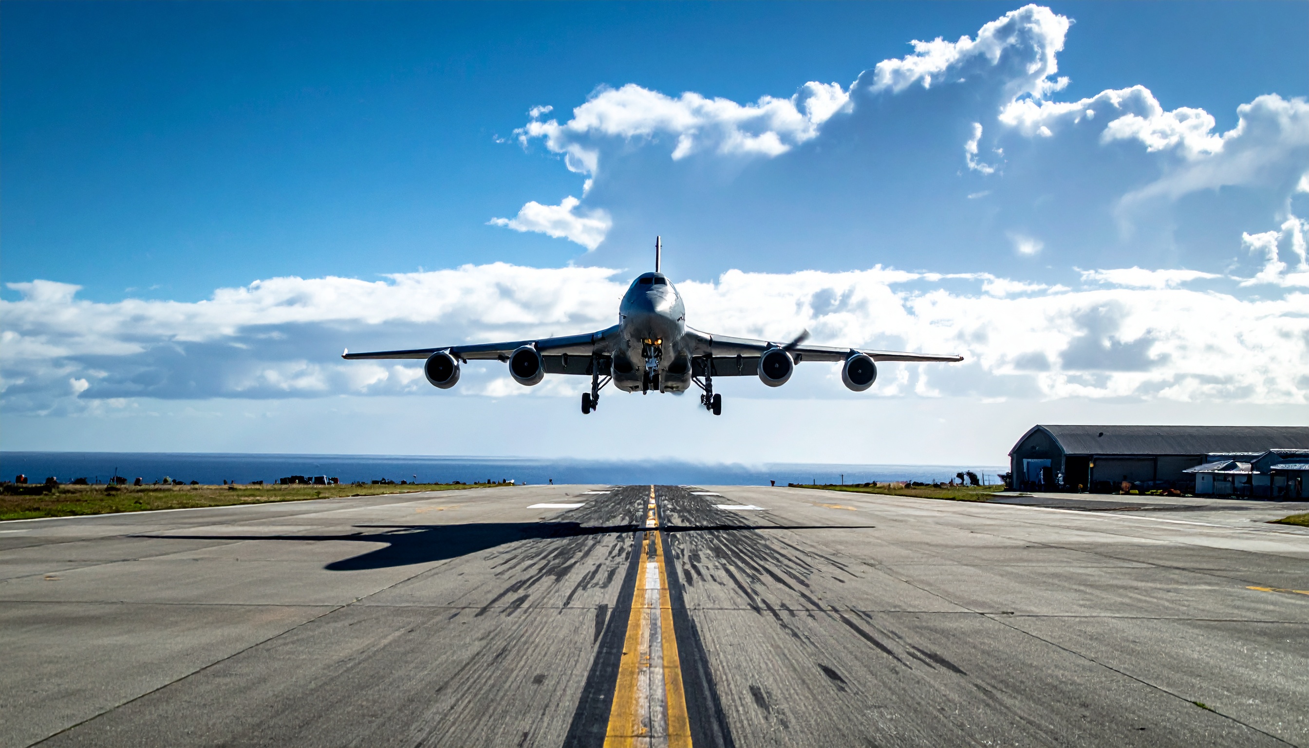 米空軍特殊偵察機2機、沖縄県嘉手納基地発 朝鮮半島とロシア極東へ