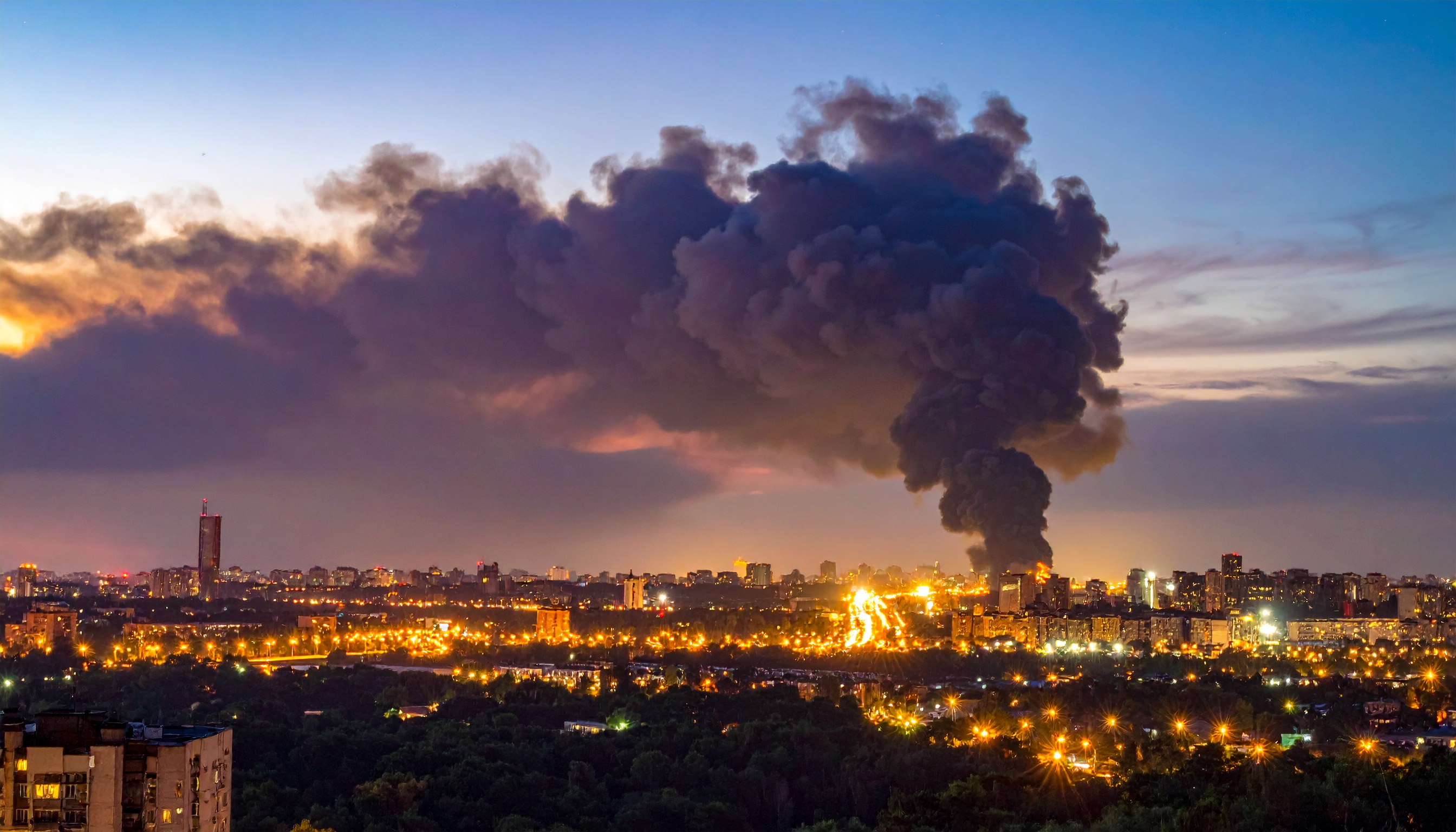 ロシア軍、ウクライナ・キーウに巡航・弾道ミサイル攻撃 防空迎撃作動