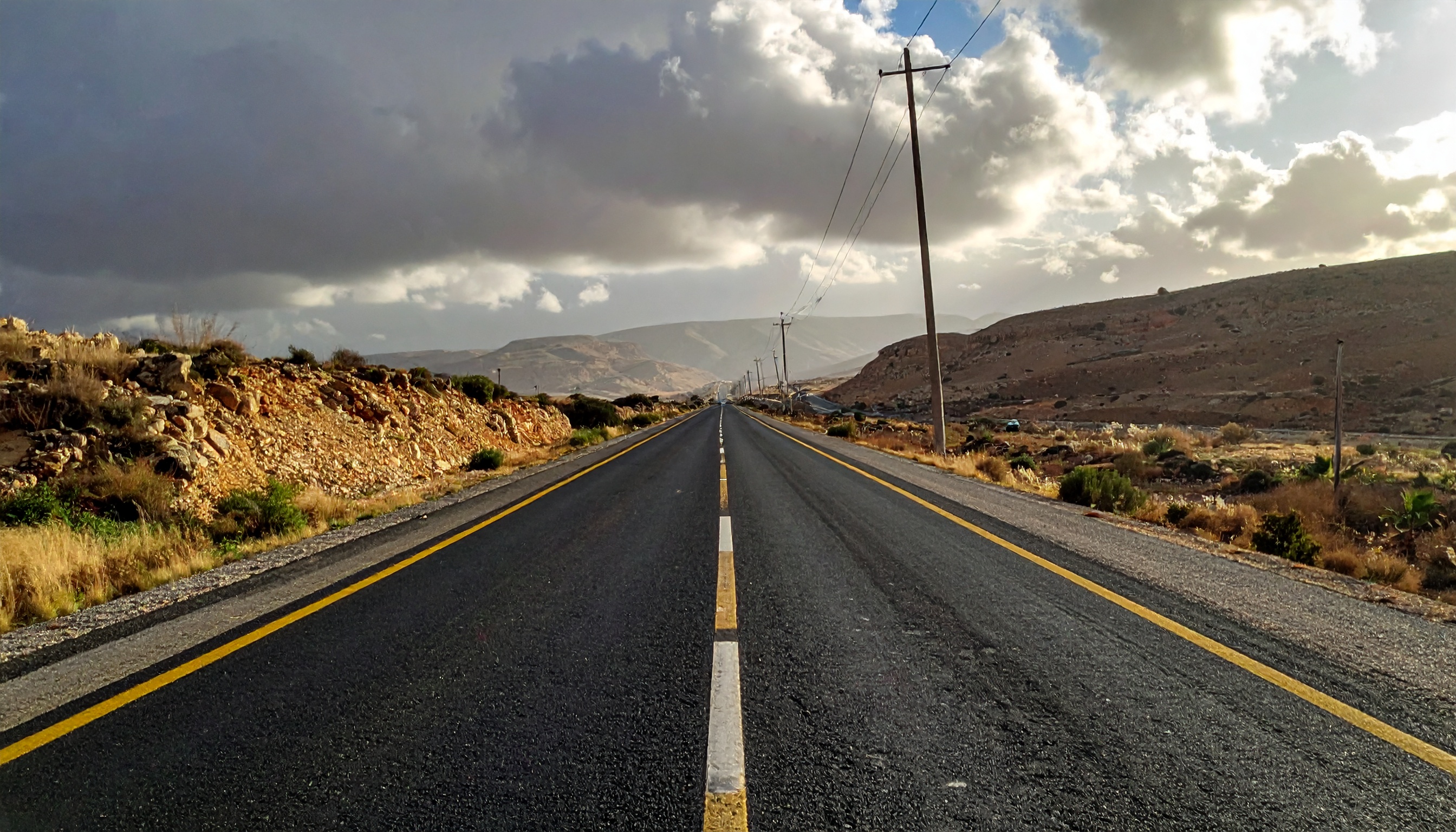 イスラエル警察、移動型テロと断定 北部で車突入・刃物襲撃で2人死亡