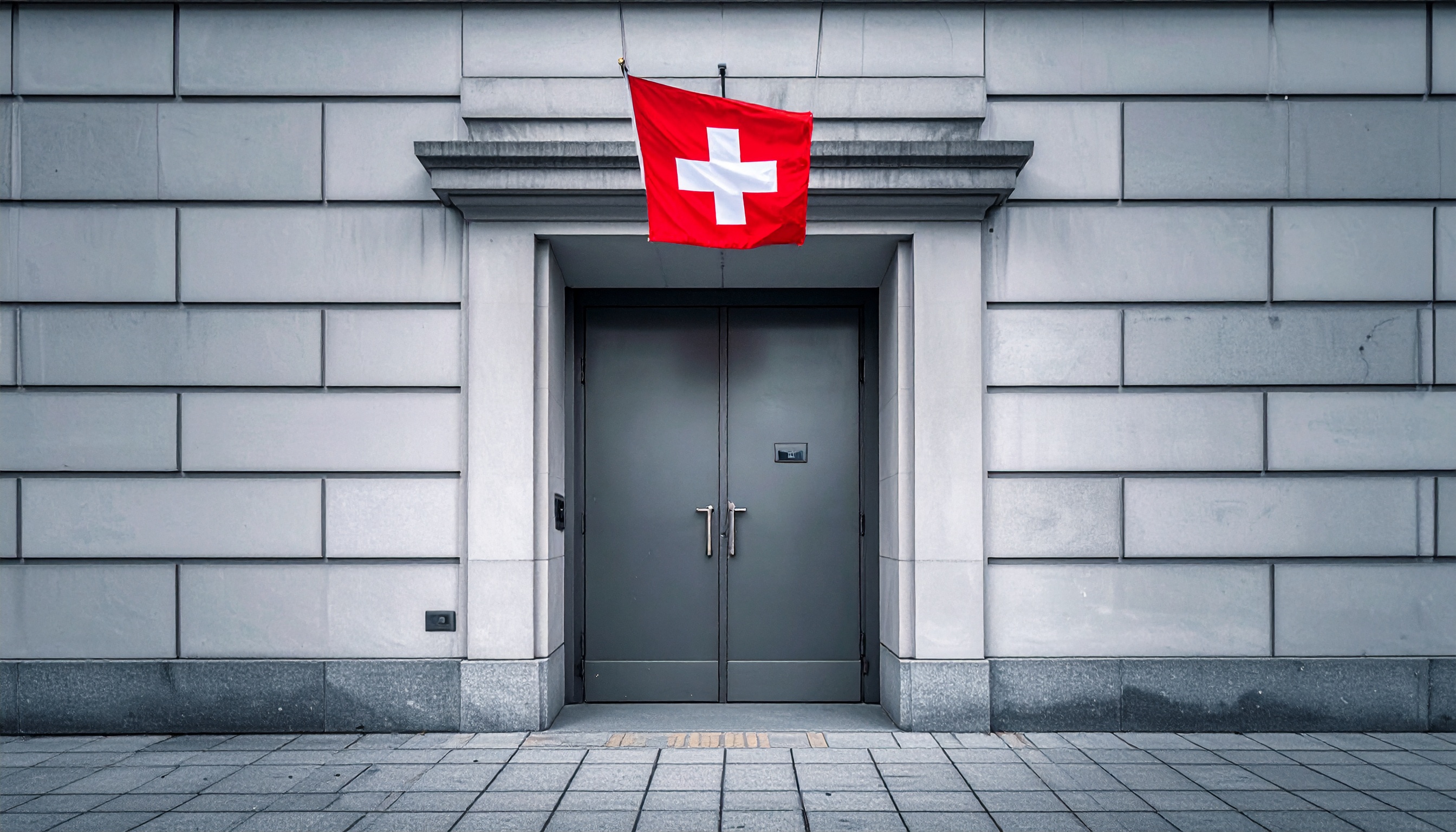 スイス連邦評議会 ベネズエラ大統領マドゥロ氏ら37人の資産を4年凍結