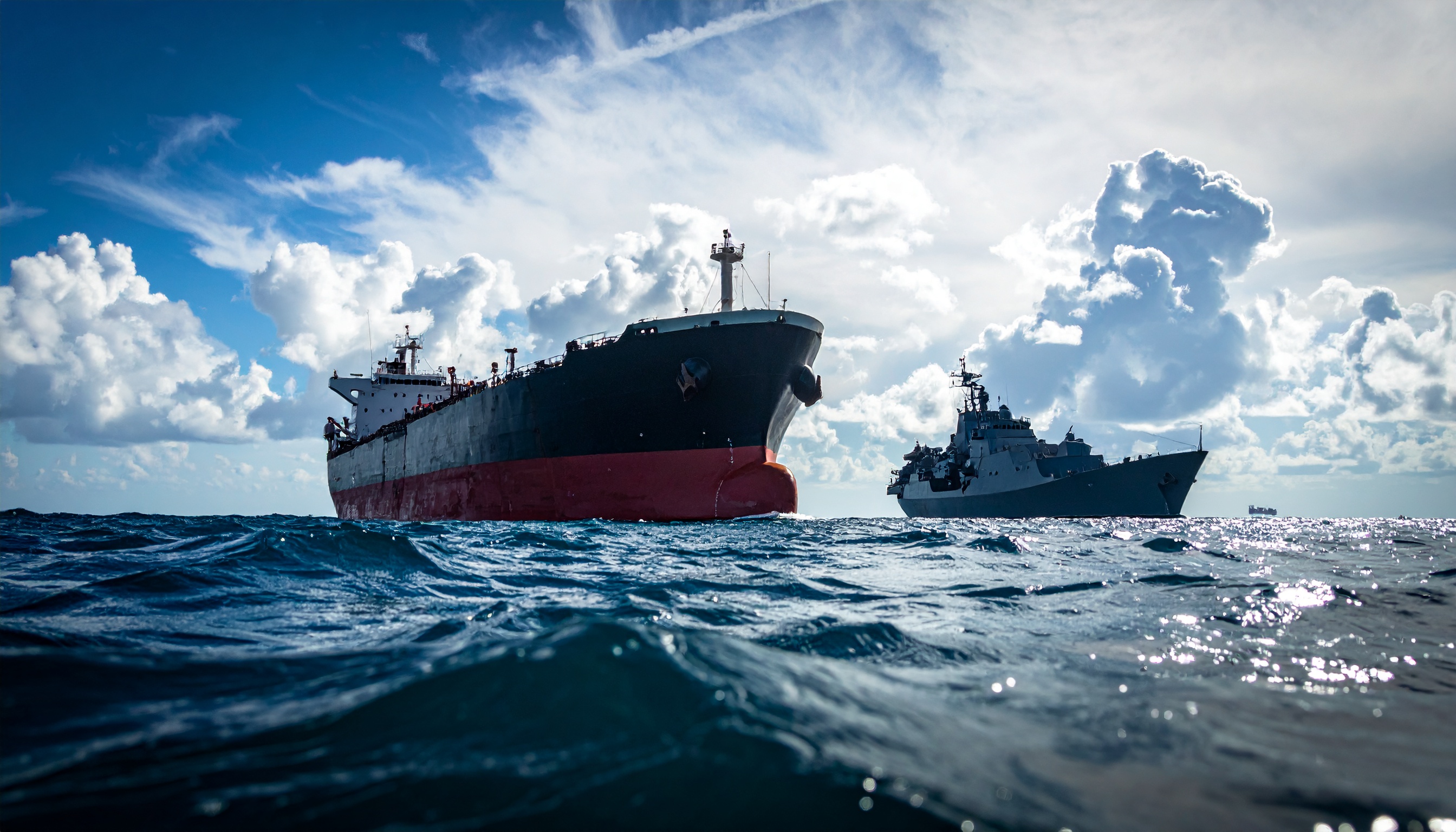 ベネズエラ沖で米国が追跡する制裁逃れ疑いタンカー、ロシアが潜水艦で護衛